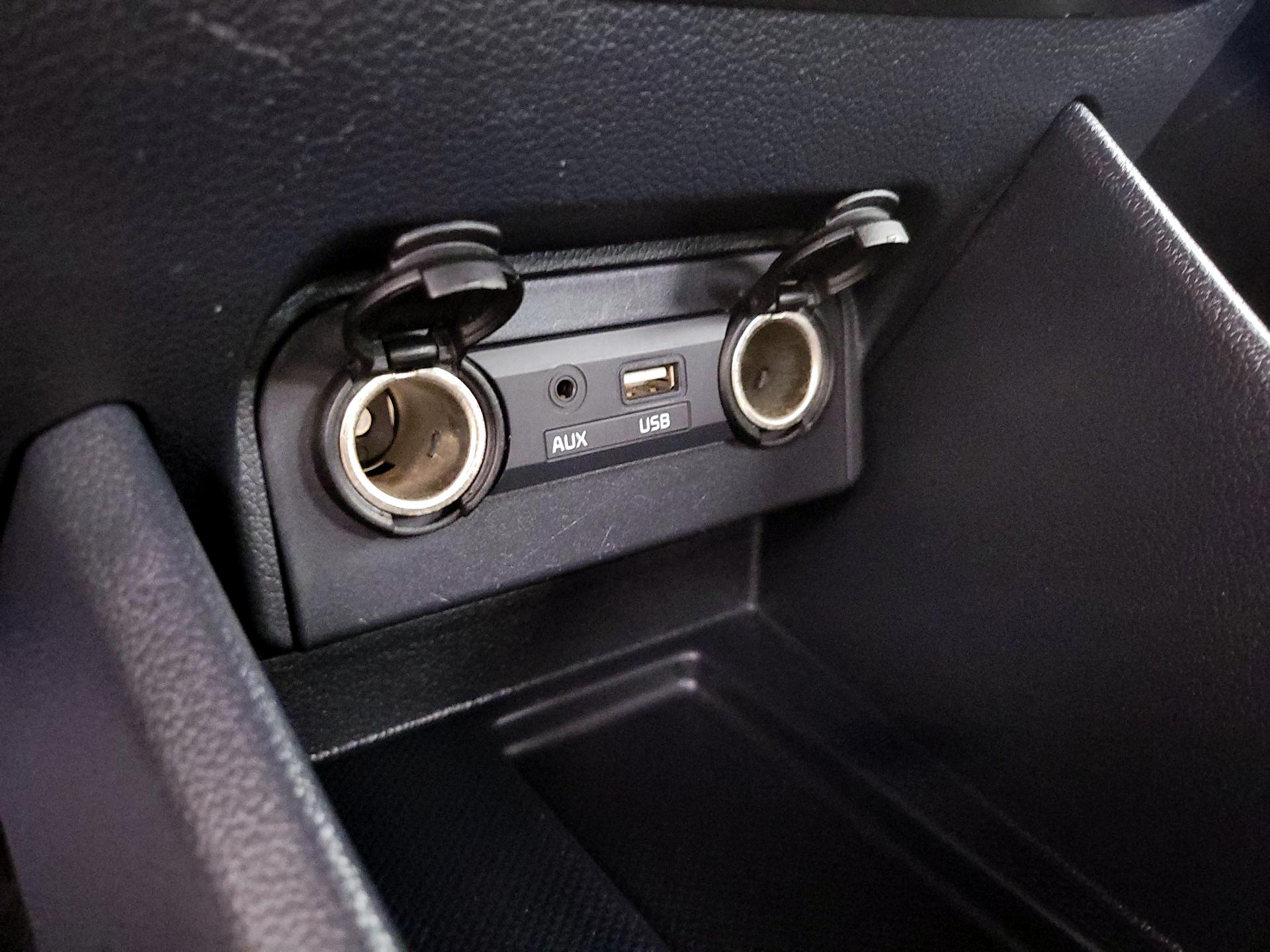Thumbnail: 2016 Kia Rio - 17