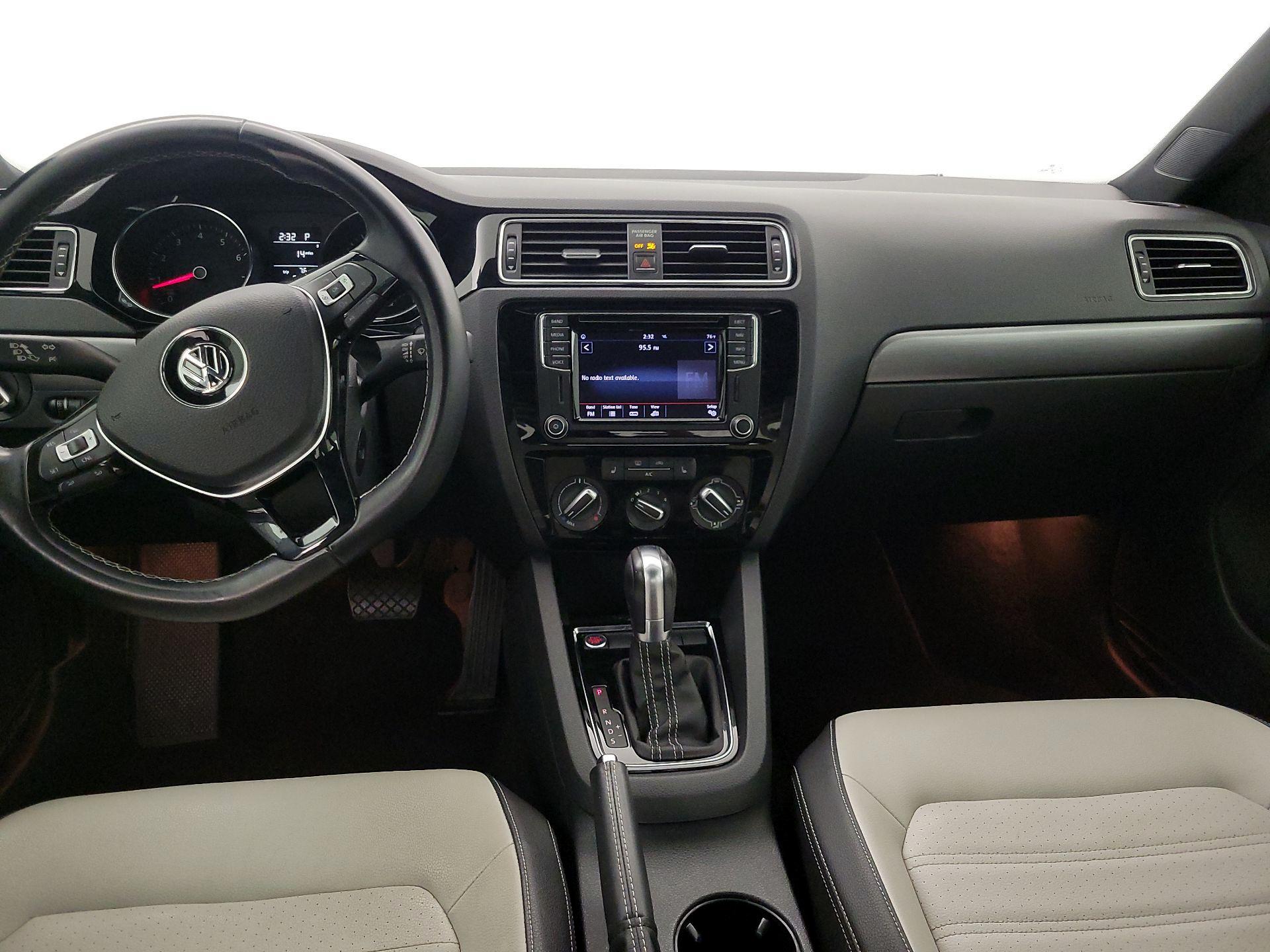 Thumbnail: 2017 Volkswagen Jetta - 9