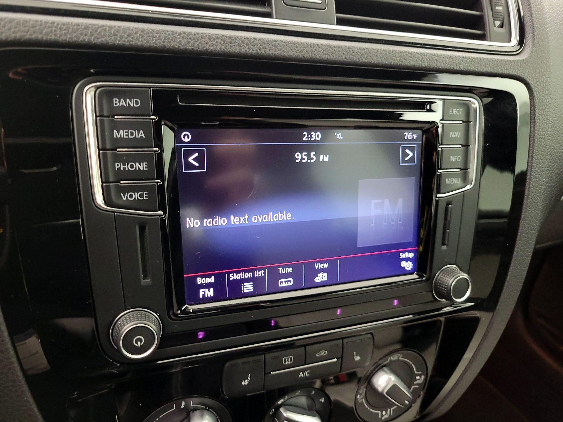 Thumbnail: 2017 Volkswagen Jetta - 15