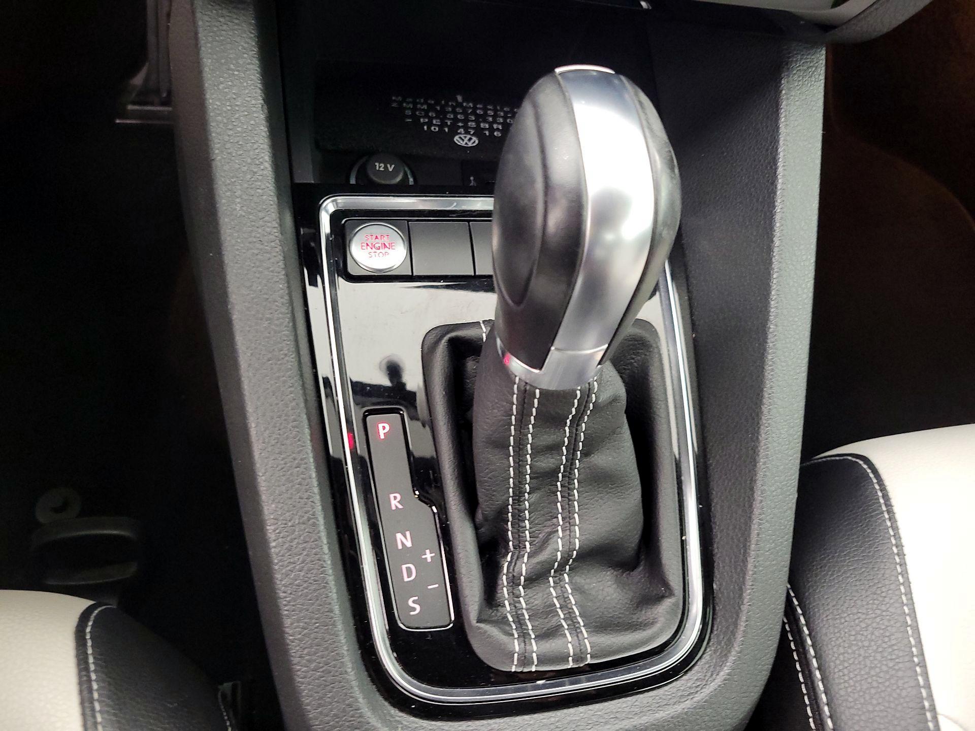 Thumbnail: 2017 Volkswagen Jetta - 17