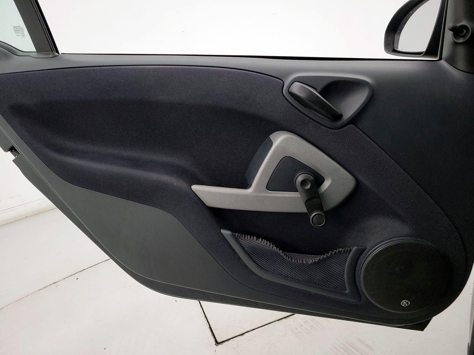 Thumbnail: 2015 smart fortwo - 12