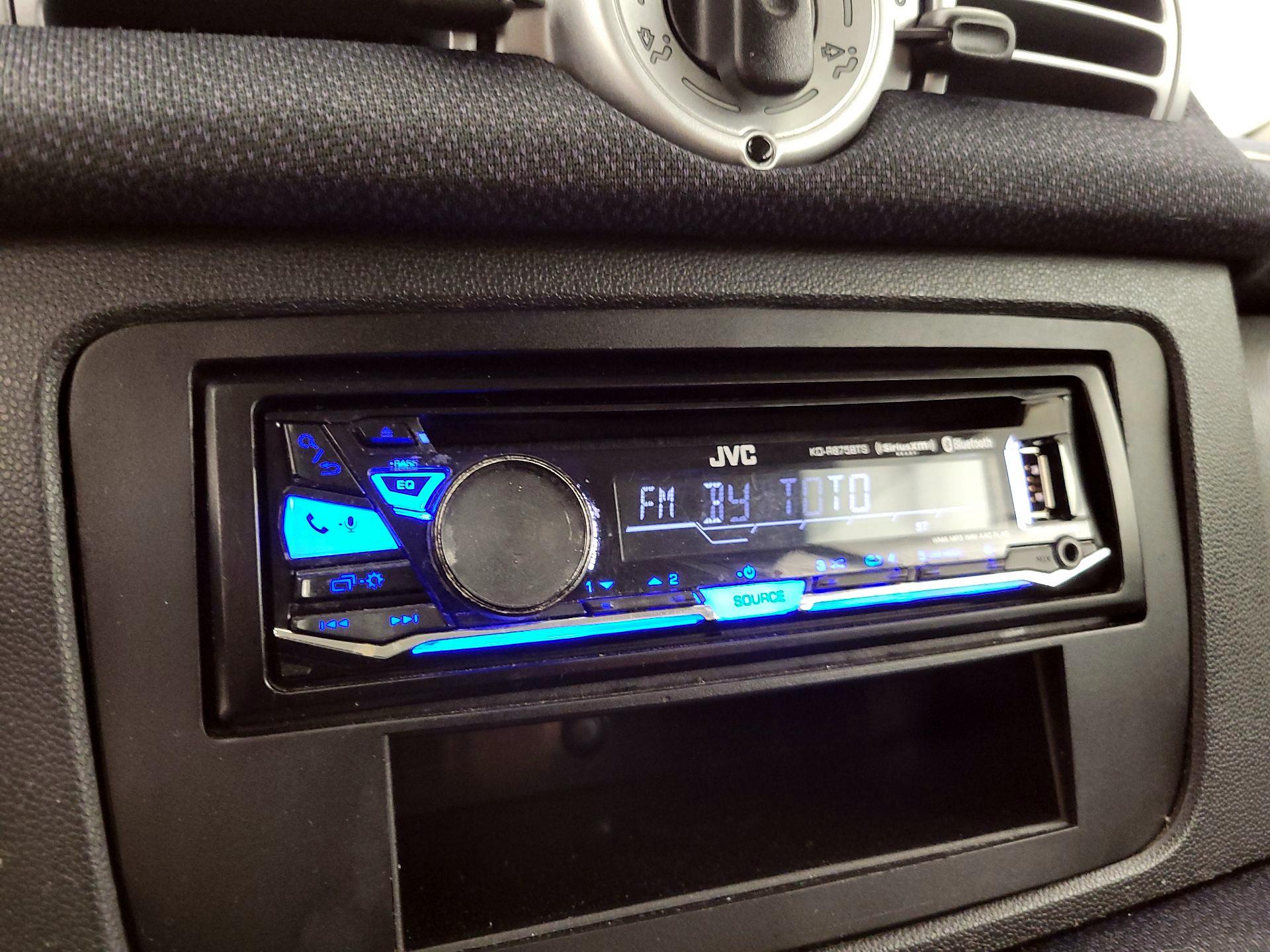 Thumbnail: 2015 smart fortwo - 13