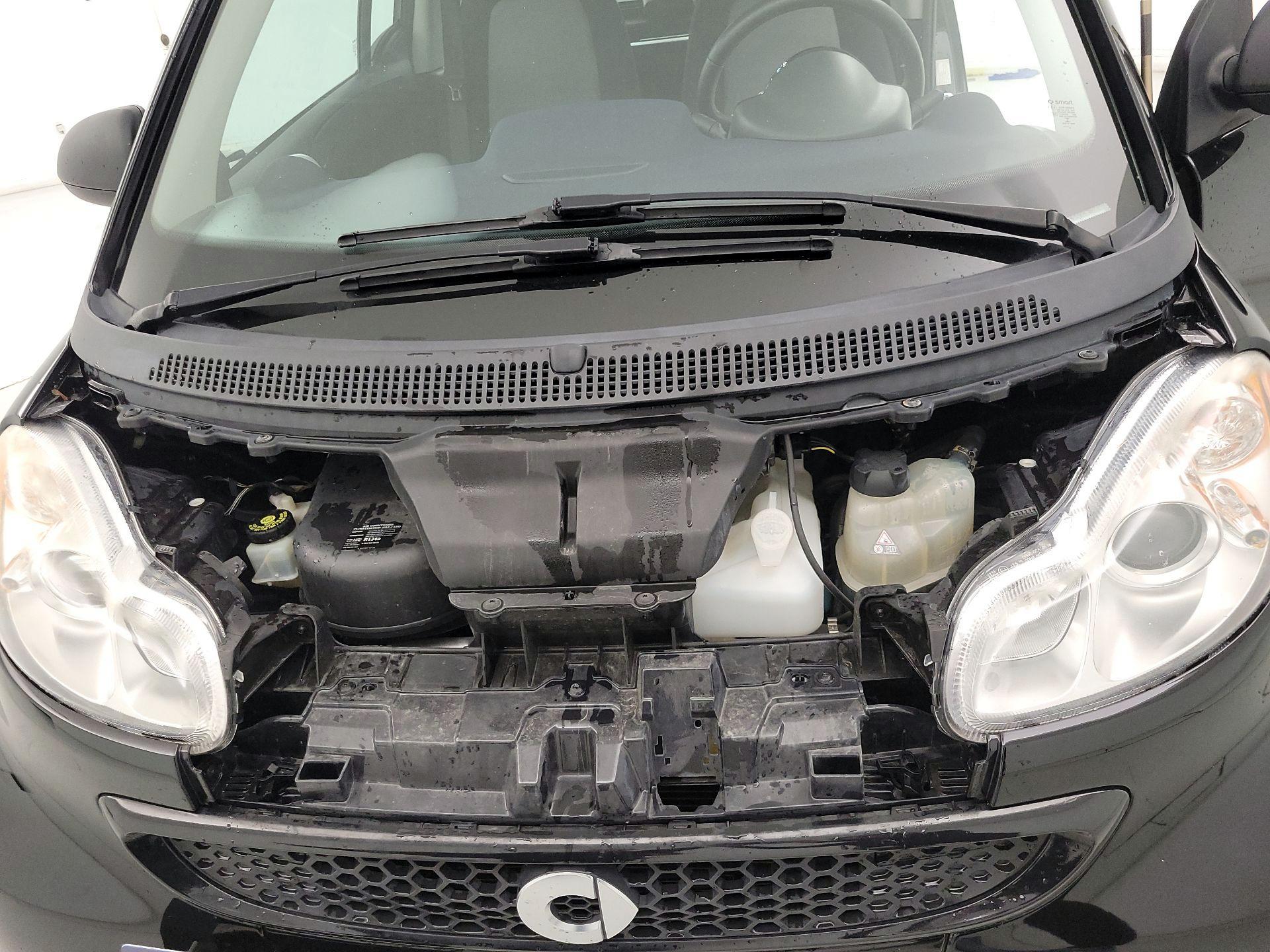 Thumbnail: 2015 smart fortwo - 17