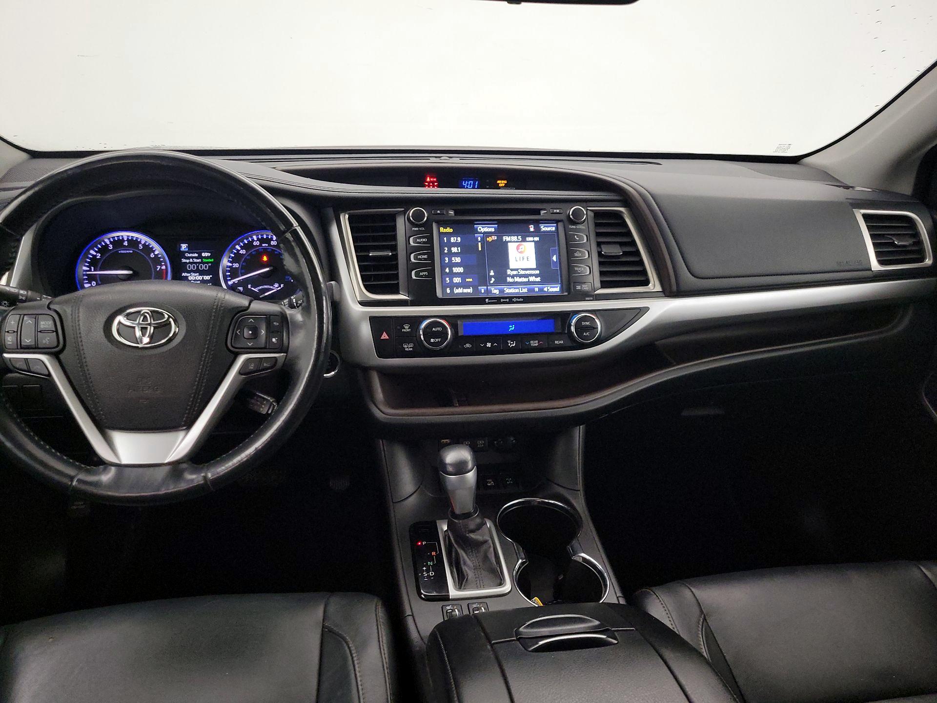 Thumbnail: 2017 Toyota Highlander - 9