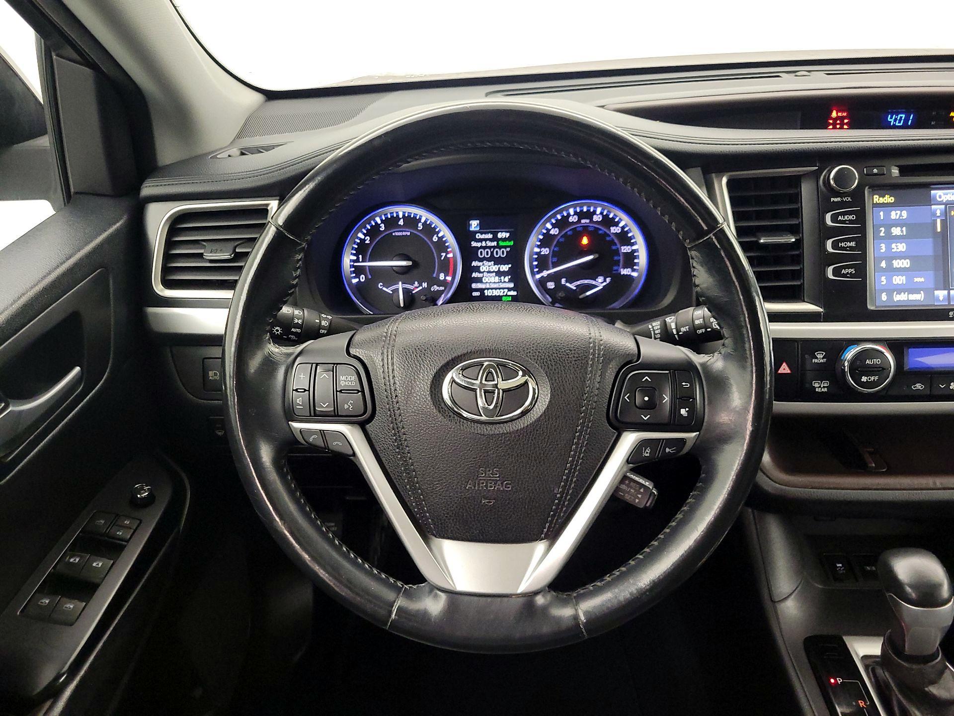 Thumbnail: 2017 Toyota Highlander - 10