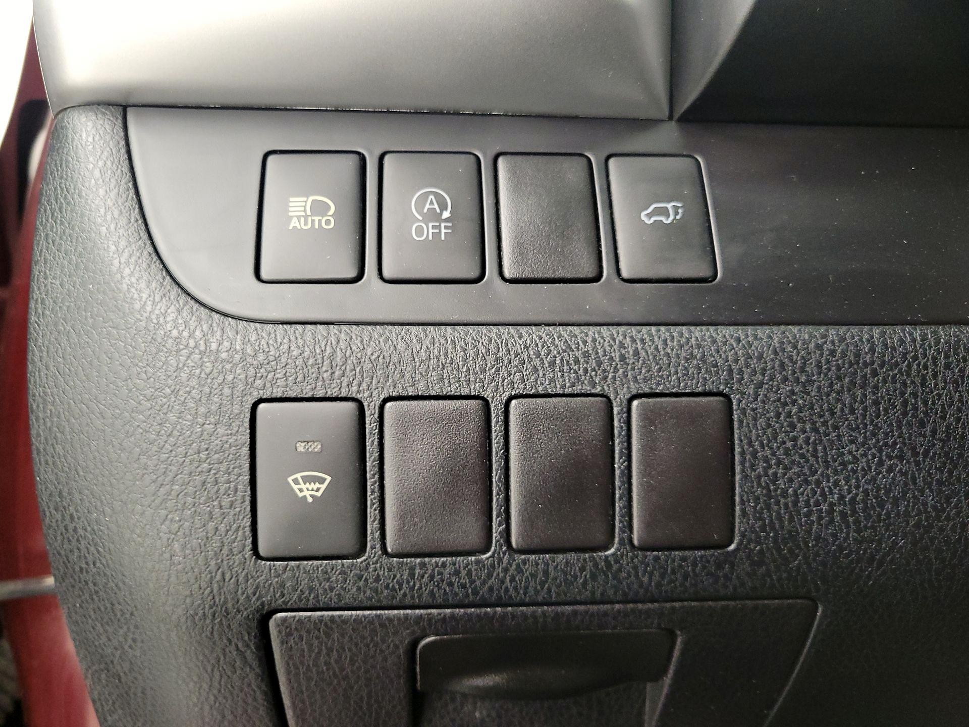 Thumbnail: 2017 Toyota Highlander - 13