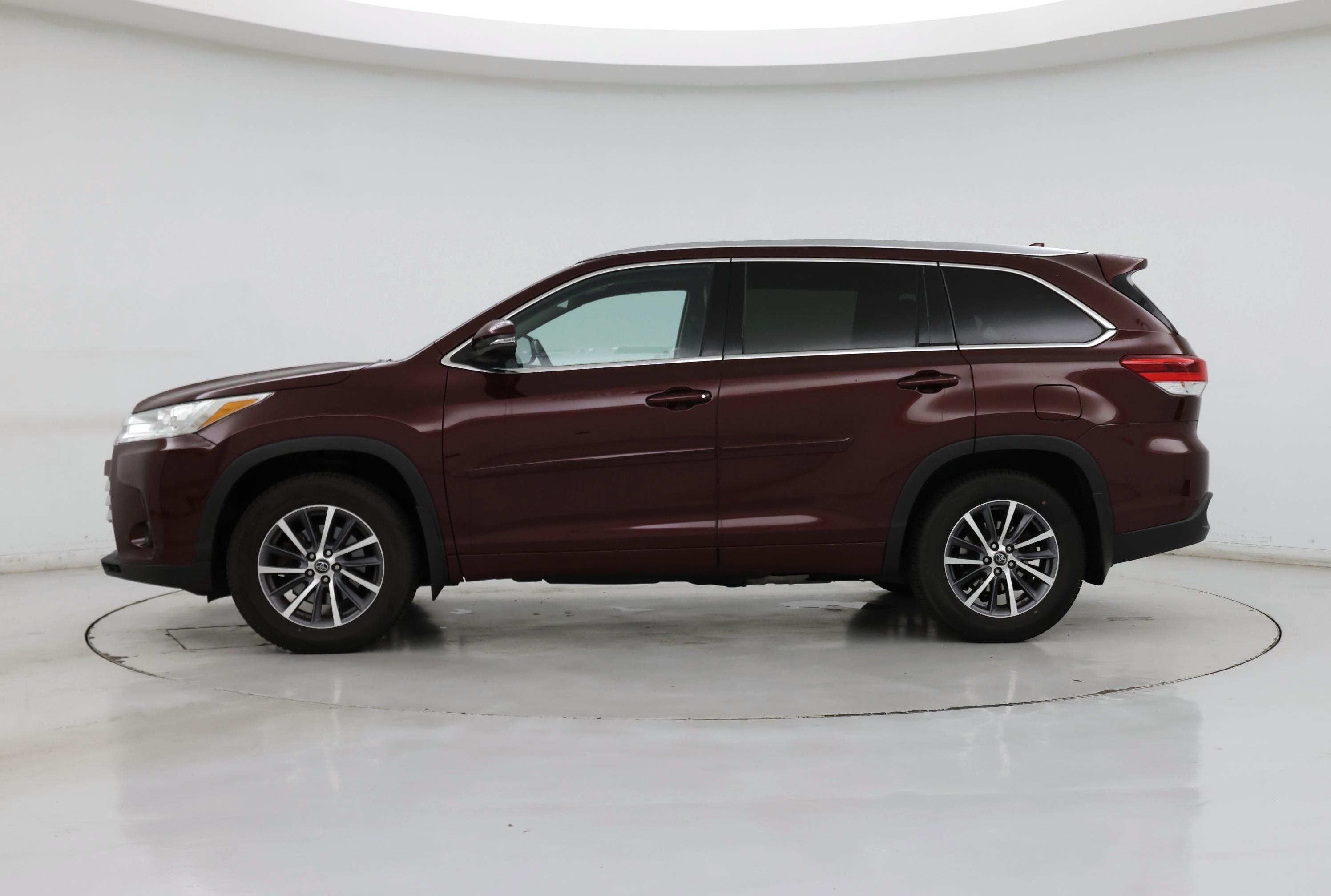 Thumbnail: 2017 Toyota Highlander - 3