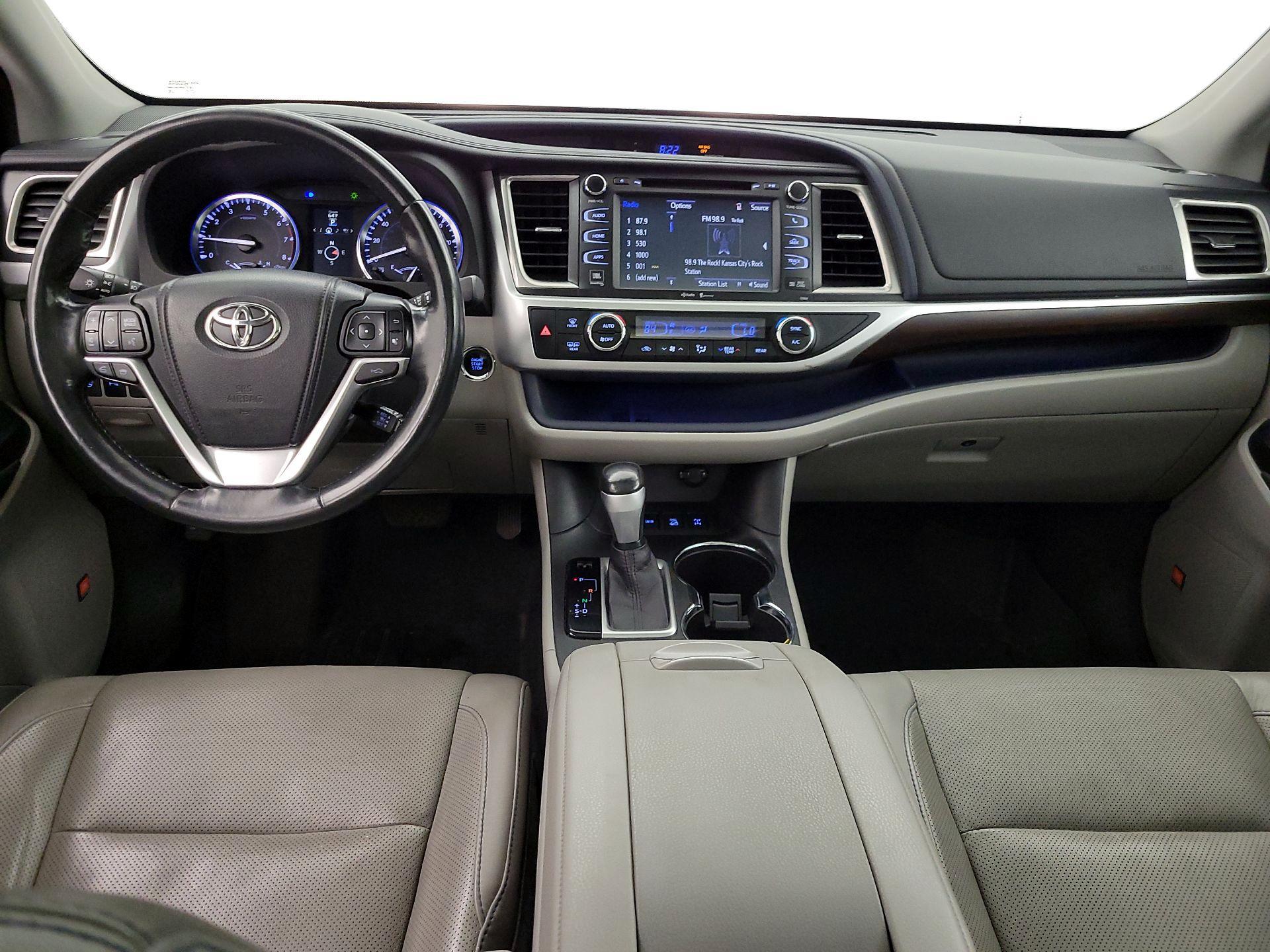 Thumbnail: 2014 Toyota Highlander - 9