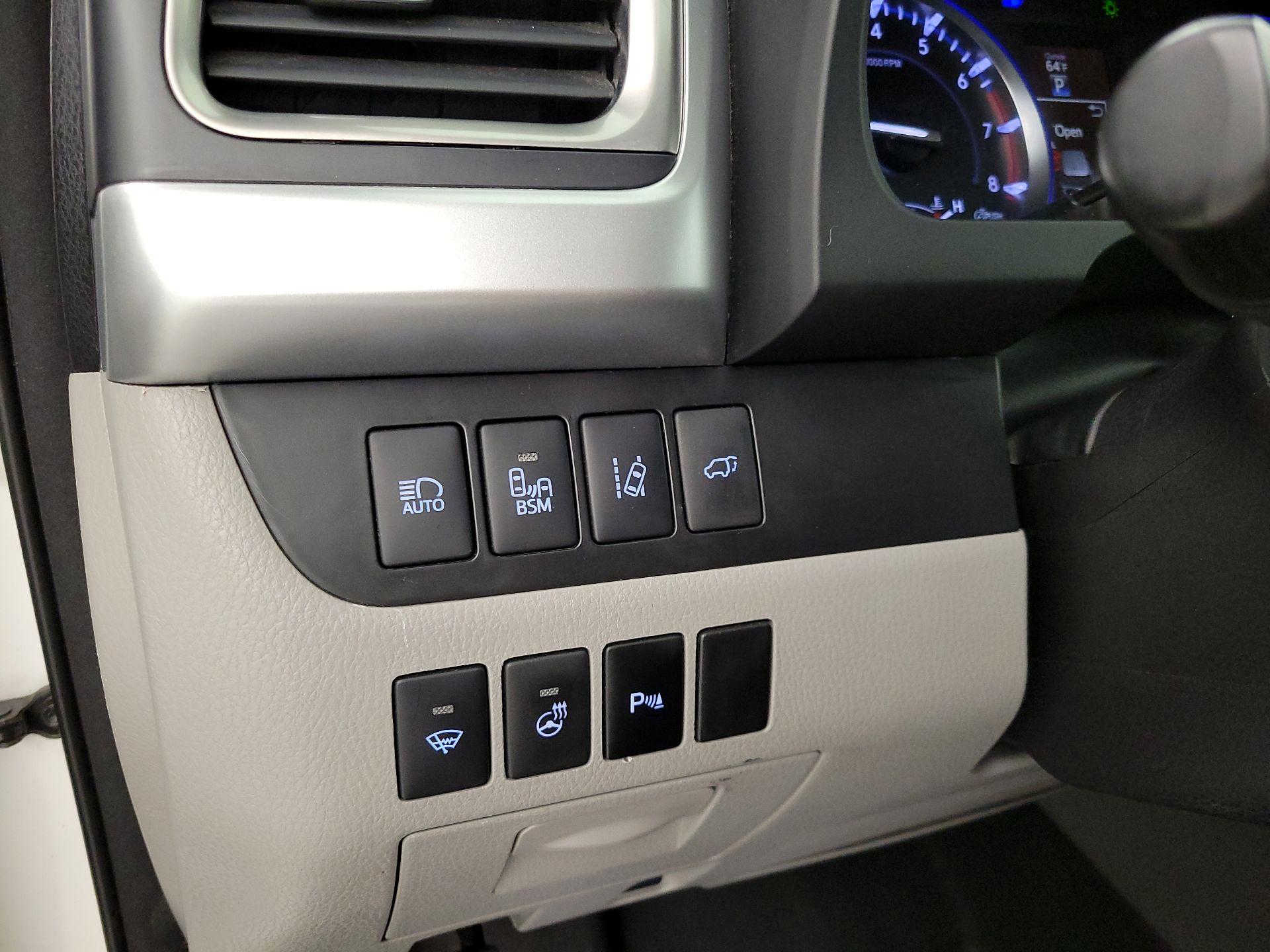Thumbnail: 2014 Toyota Highlander - 13