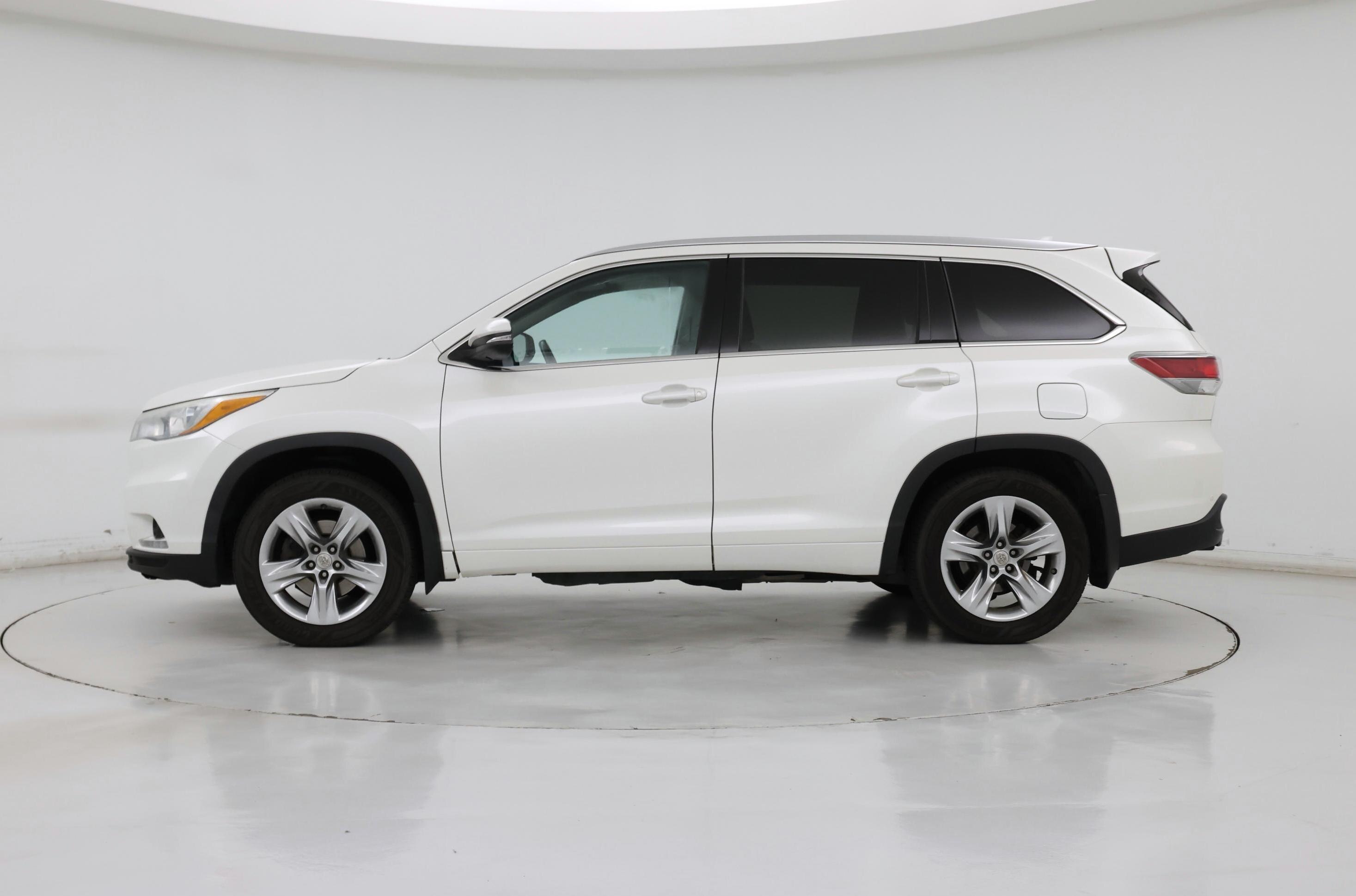 Thumbnail: 2014 Toyota Highlander - 3