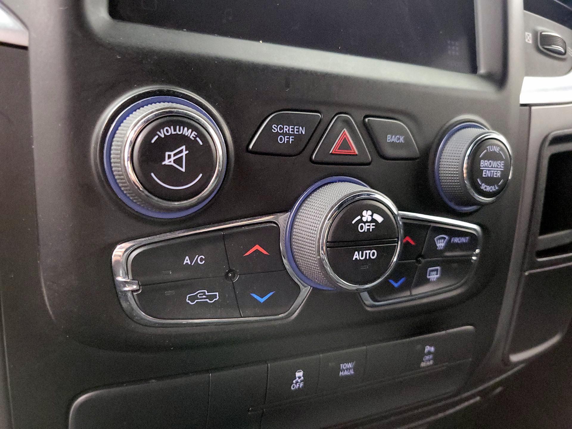 Thumbnail: 2022 RAM 1500 Classic - 16