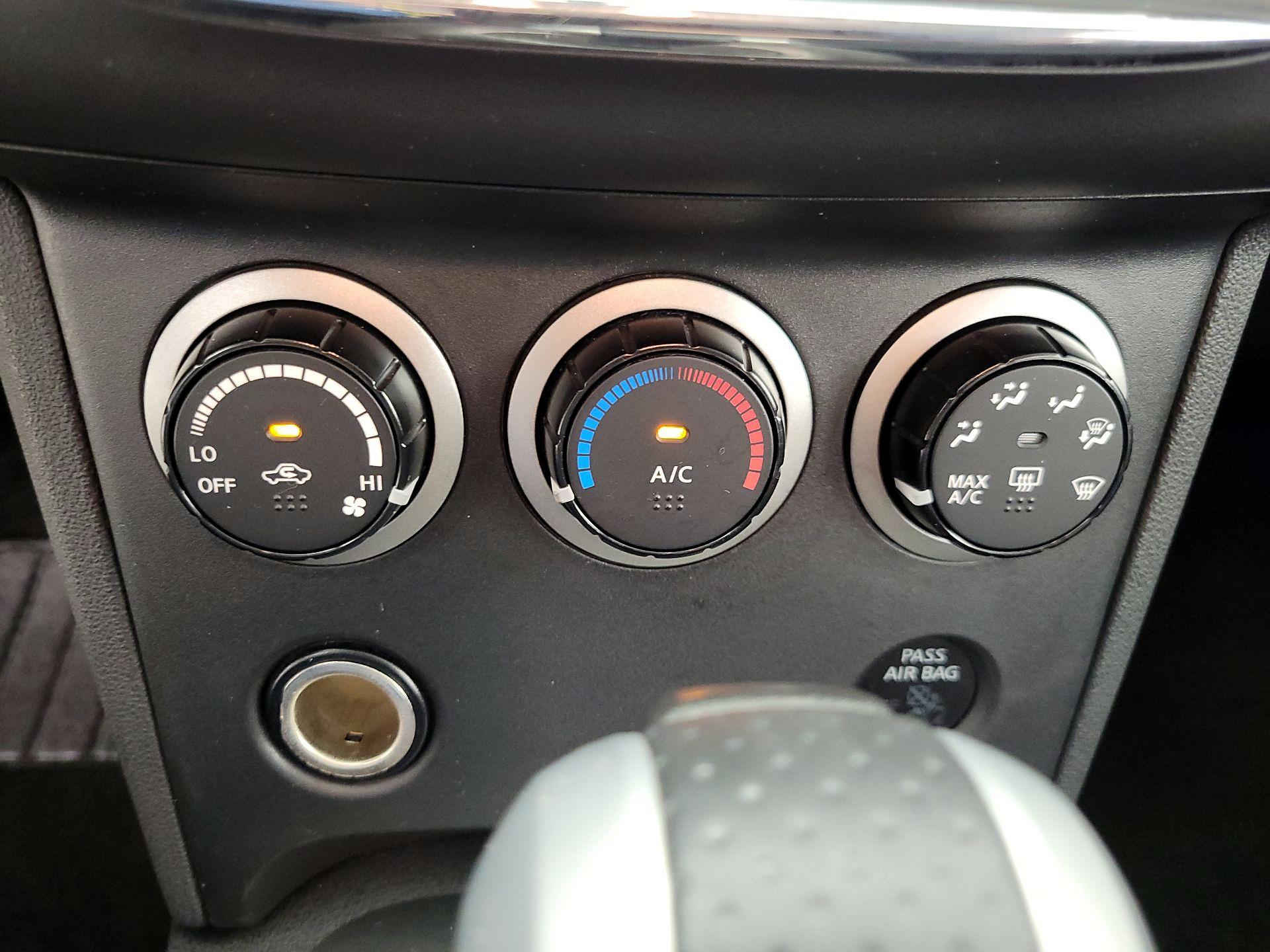 Thumbnail: 2015 Nissan Rogue - 16