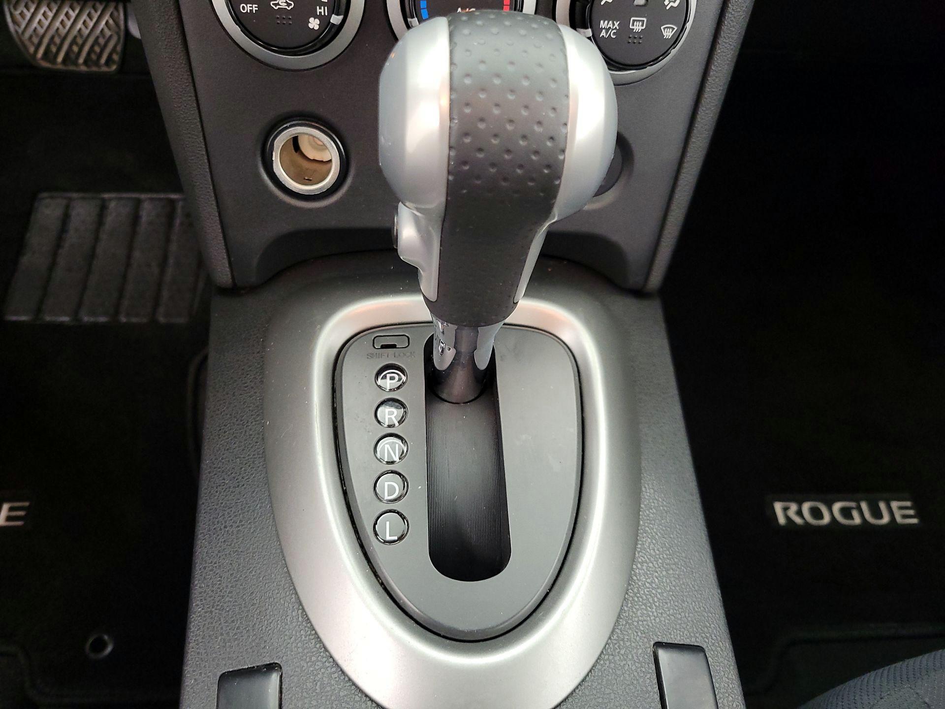 Thumbnail: 2015 Nissan Rogue - 17
