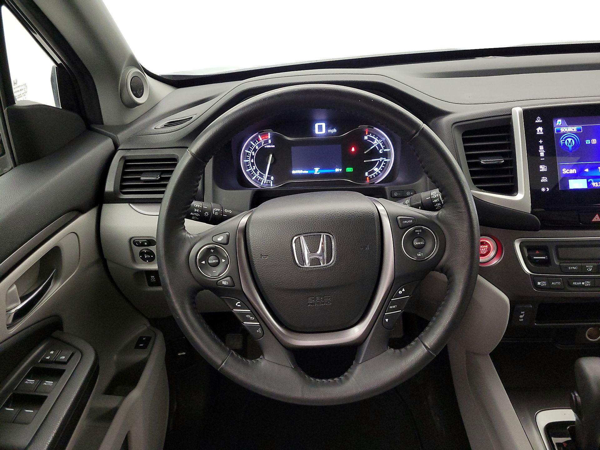 Thumbnail: 2018 Honda Pilot - 10