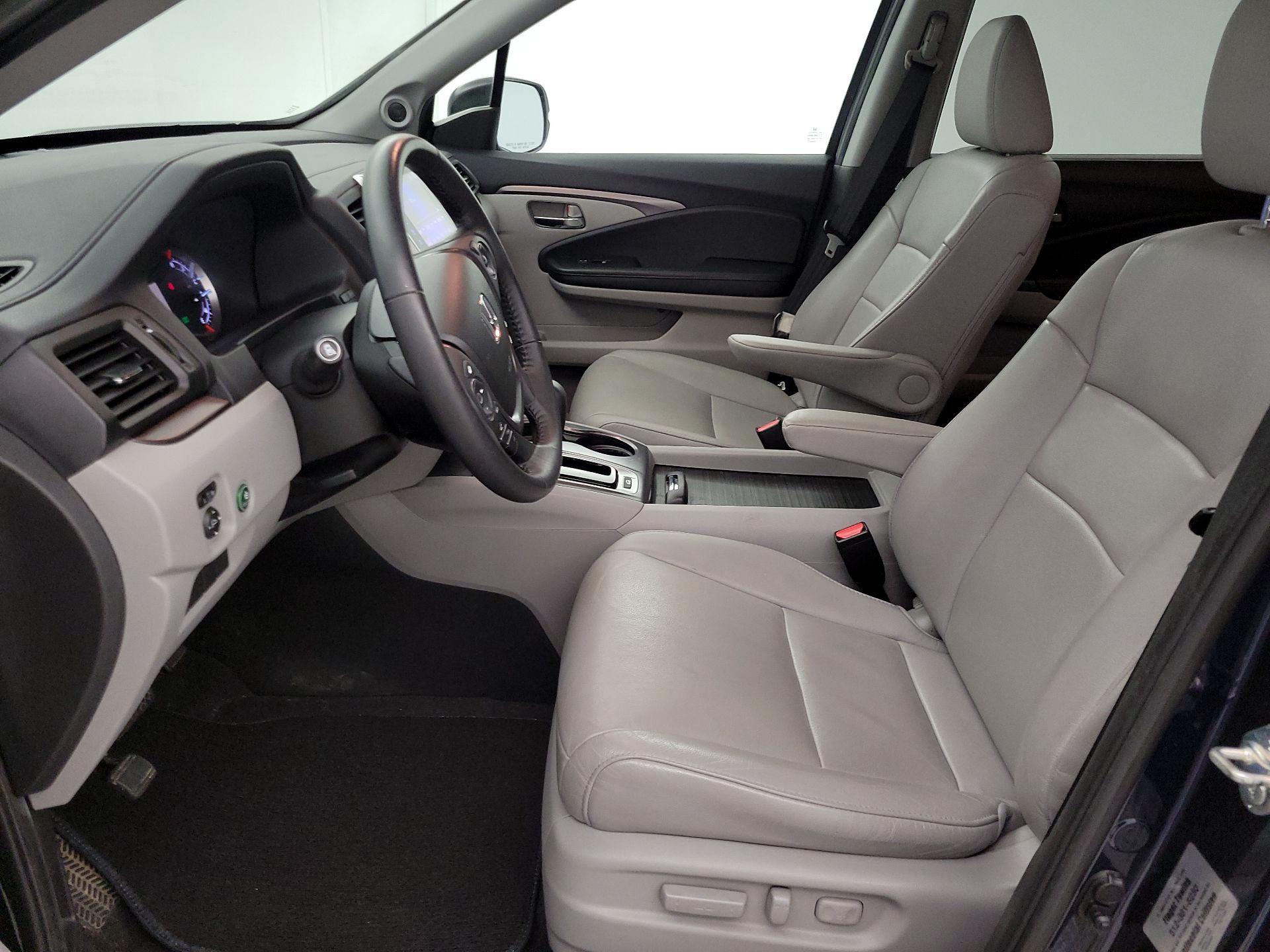 Thumbnail: 2018 Honda Pilot - 11