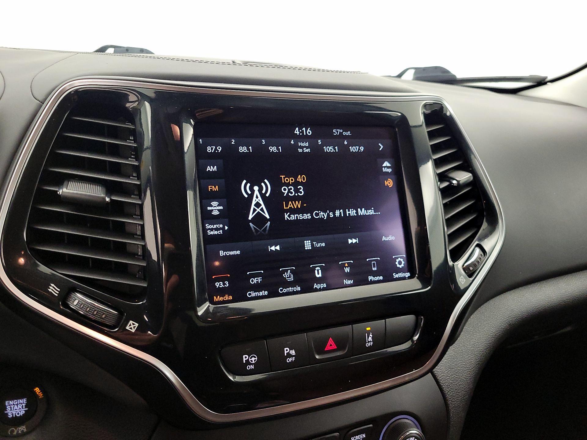 Thumbnail: 2019 Jeep Cherokee - 16