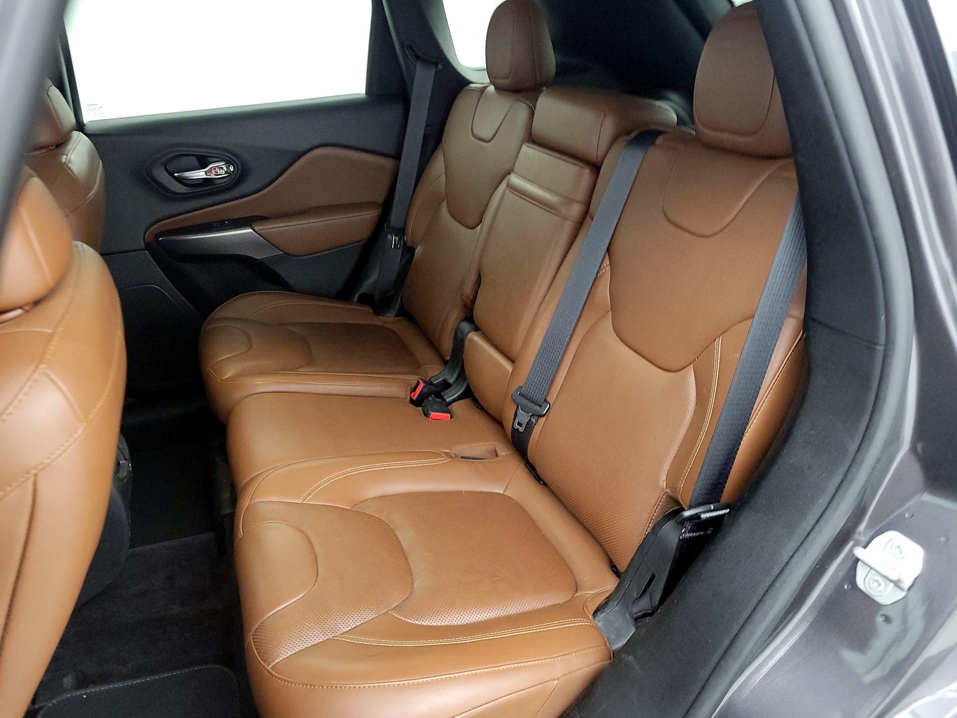 Thumbnail: 2019 Jeep Cherokee - 20