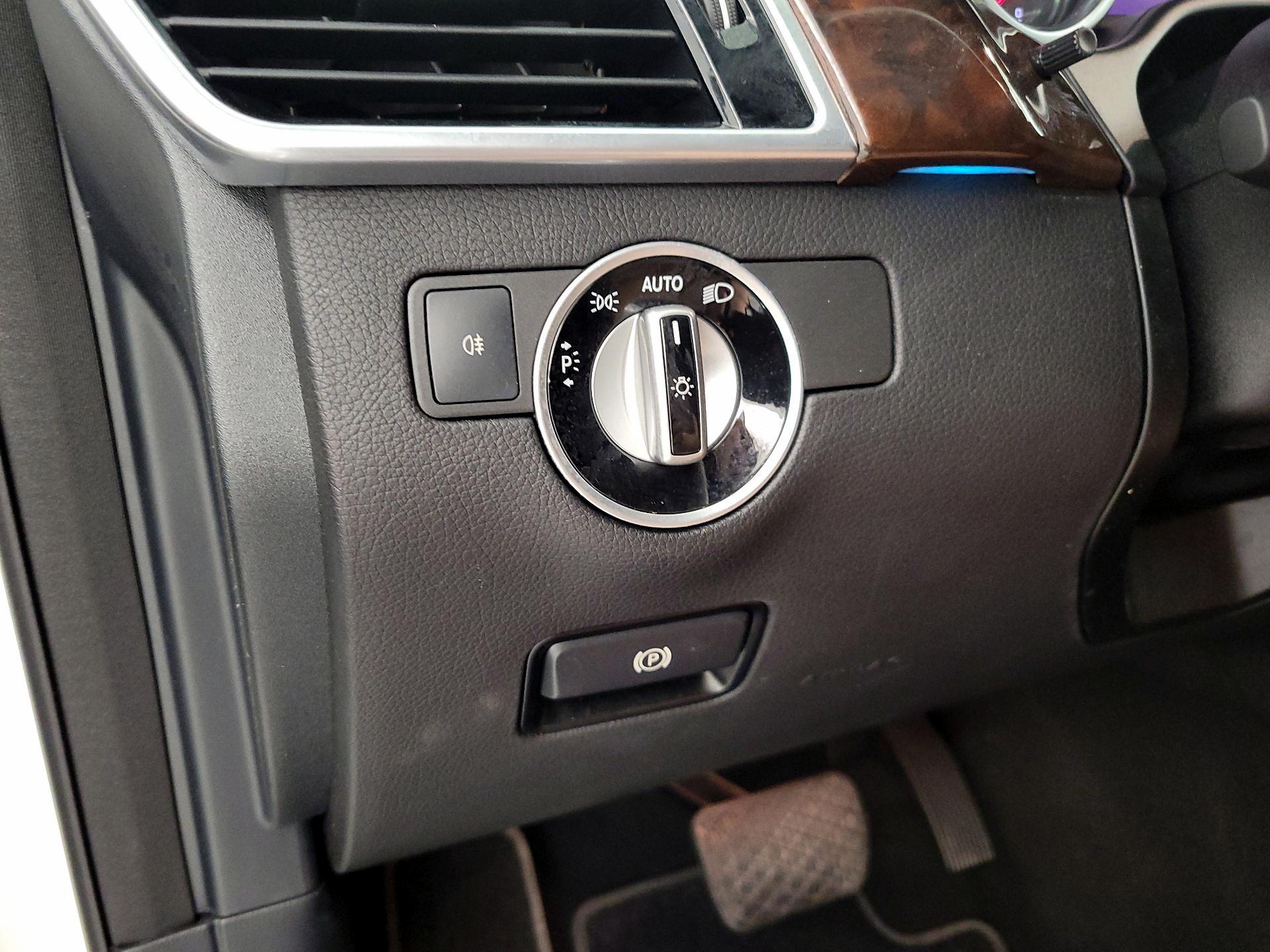 Thumbnail: 2016 Mercedes-Benz GLE - 13