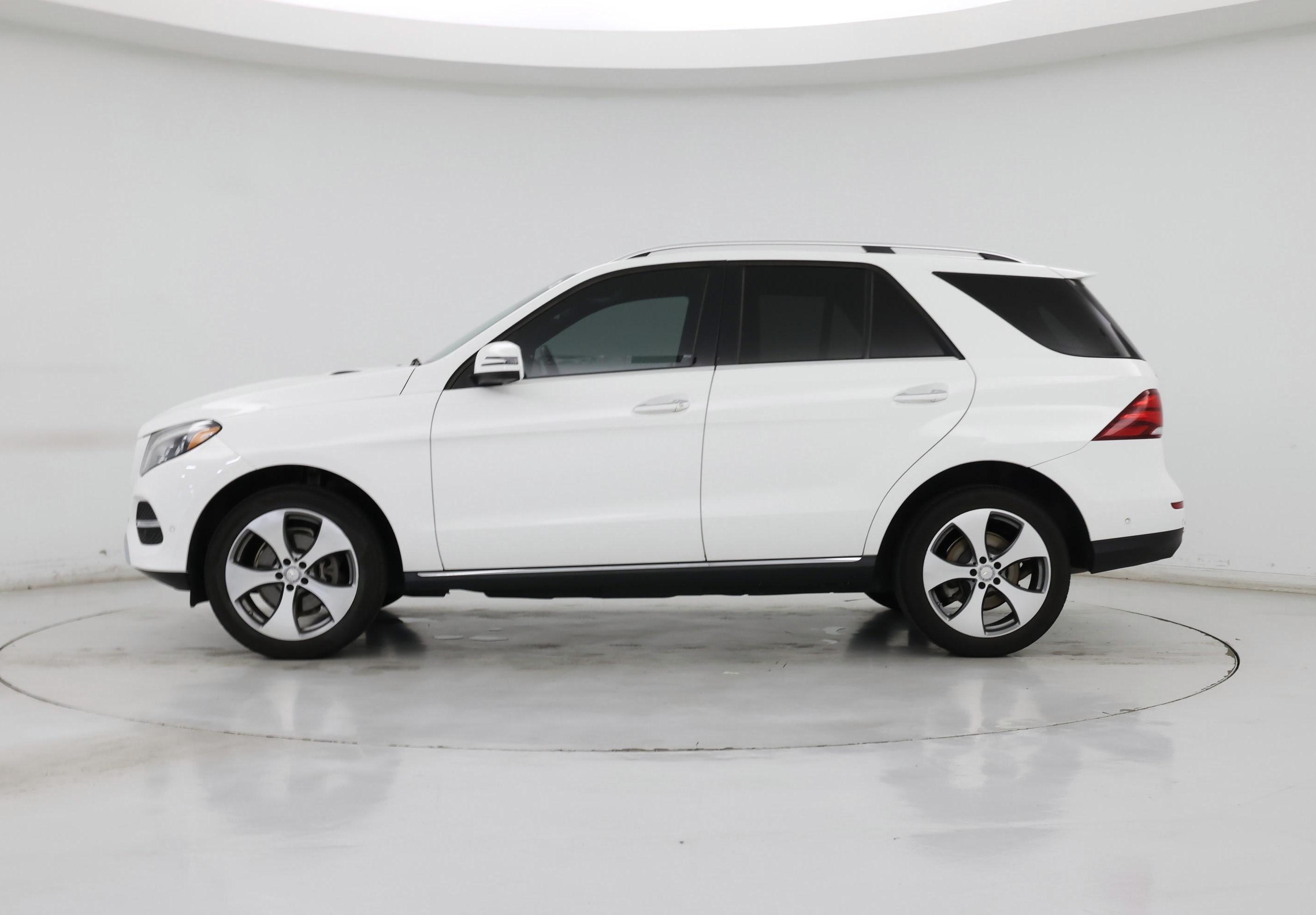 Thumbnail: 2016 Mercedes-Benz GLE - 3