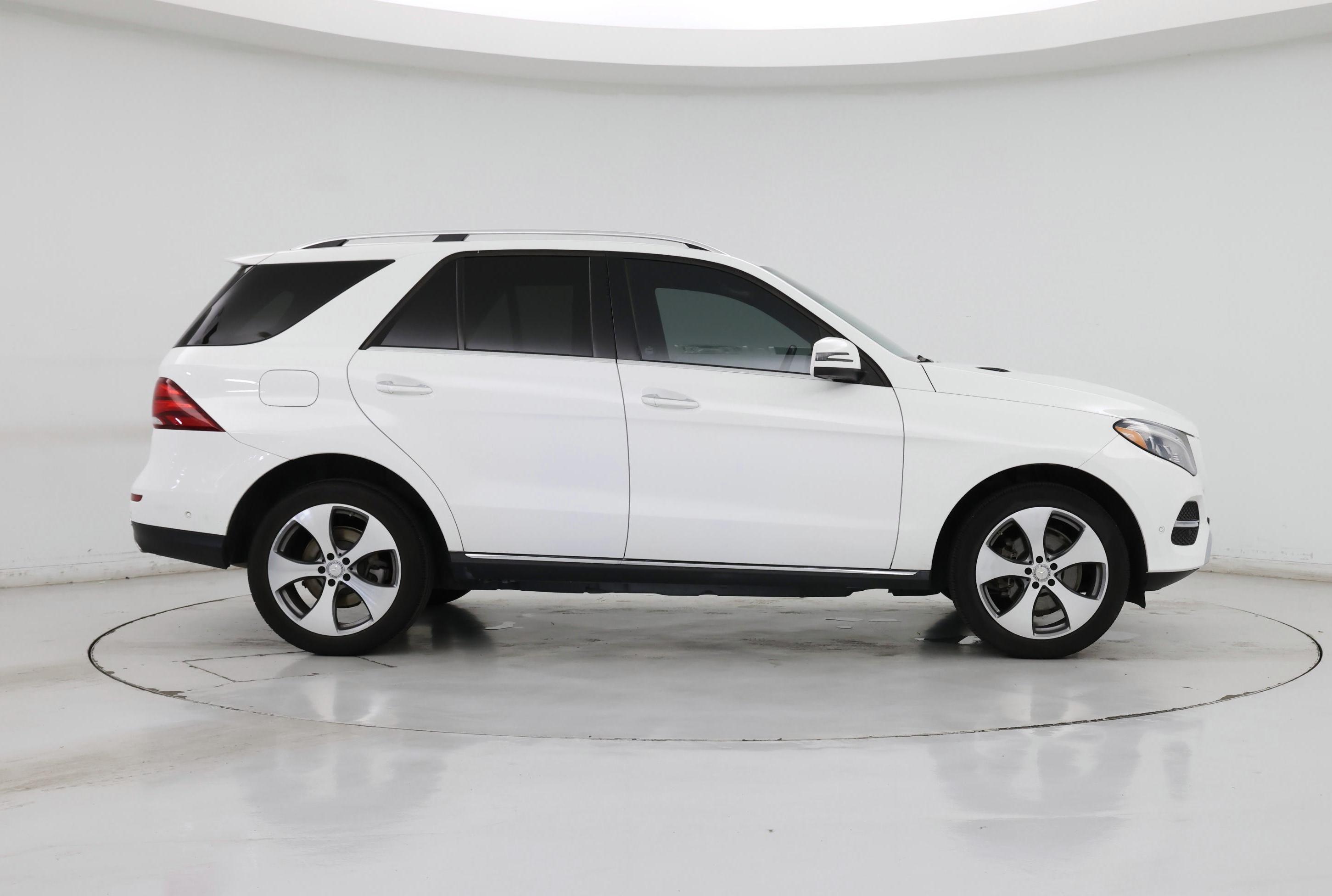 Thumbnail: 2016 Mercedes-Benz GLE - 7