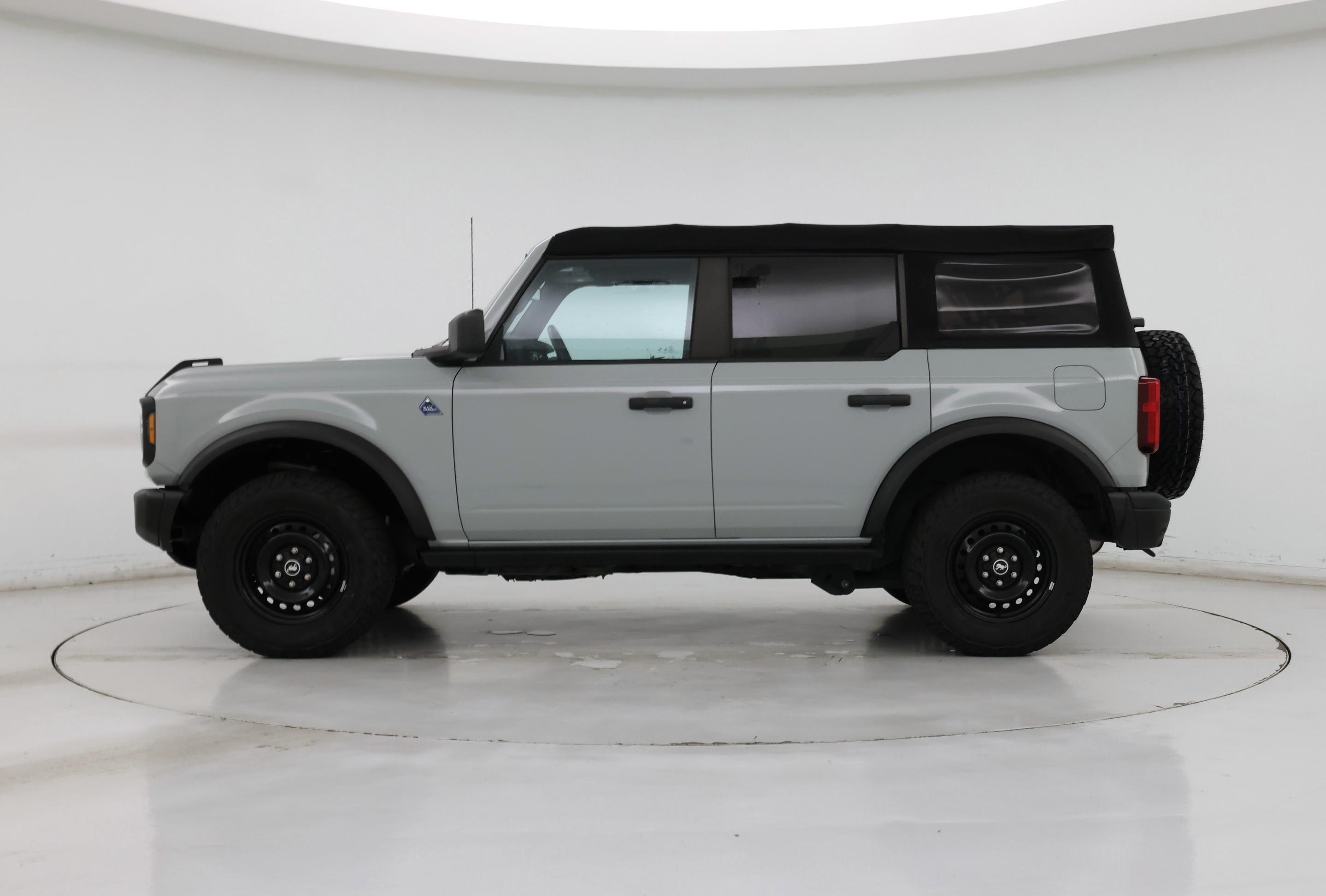 Thumbnail: 2022 Ford Bronco - 3
