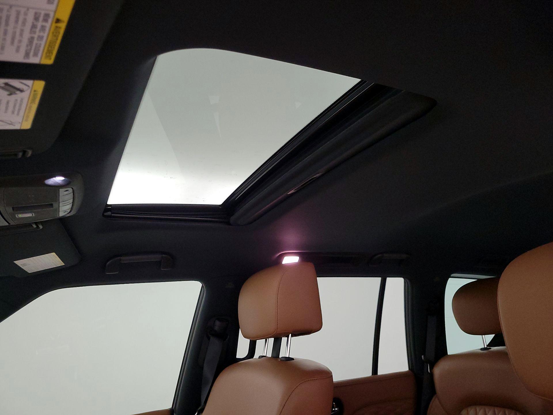 Thumbnail: 2023 INFINITI QX80 - 19