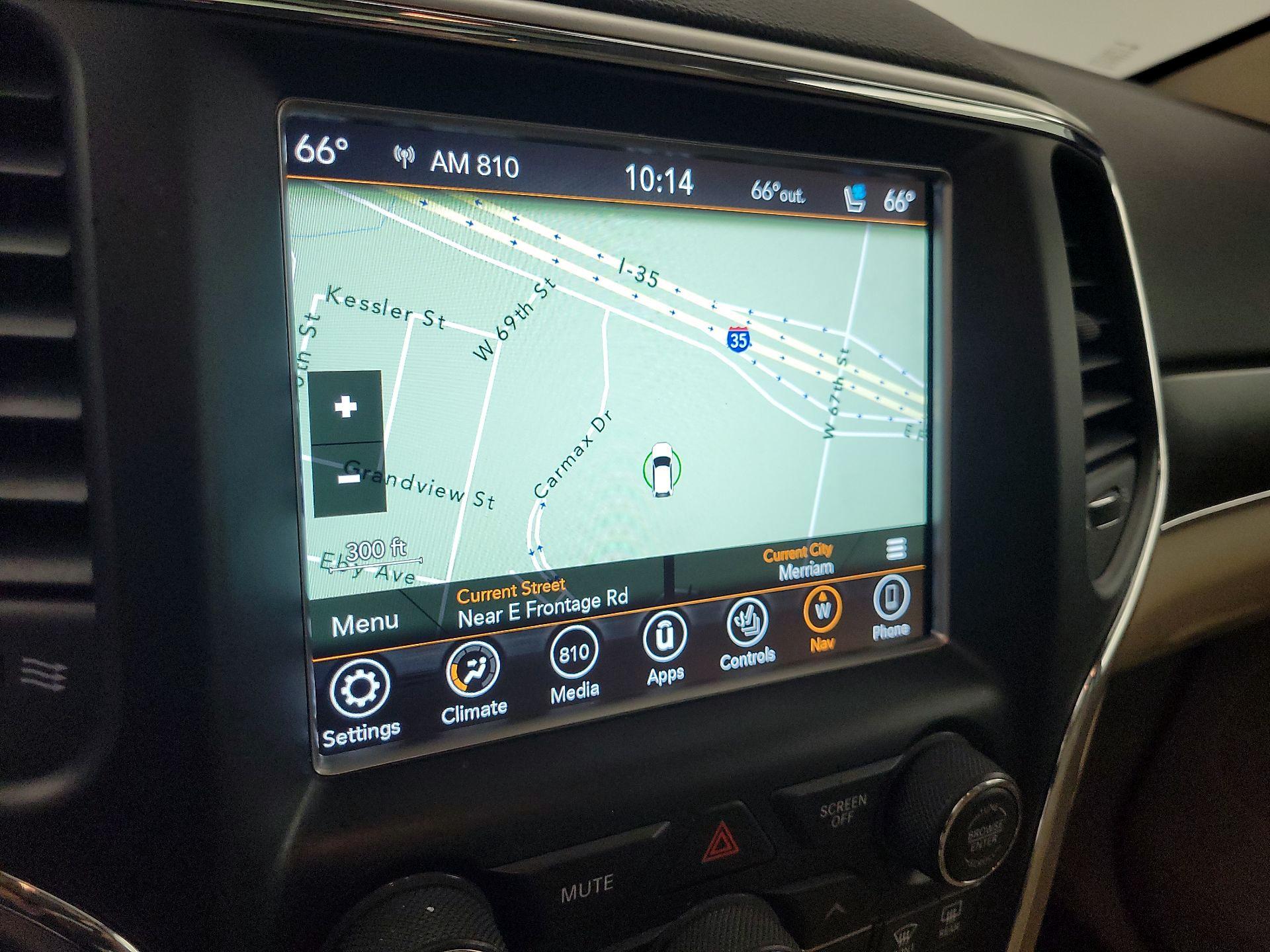 Thumbnail: 2018 Jeep Grand Cherokee - 14