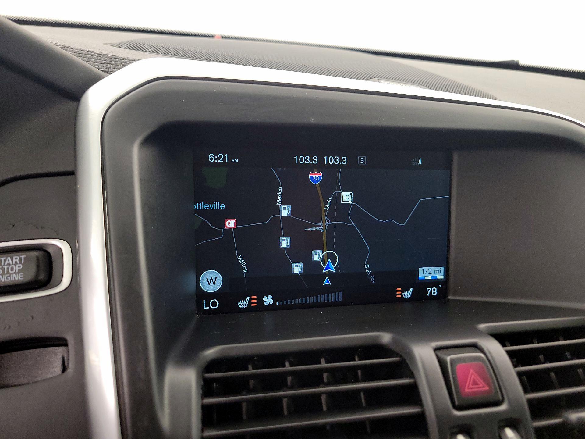 Thumbnail: 2016 Volvo XC60 - 14