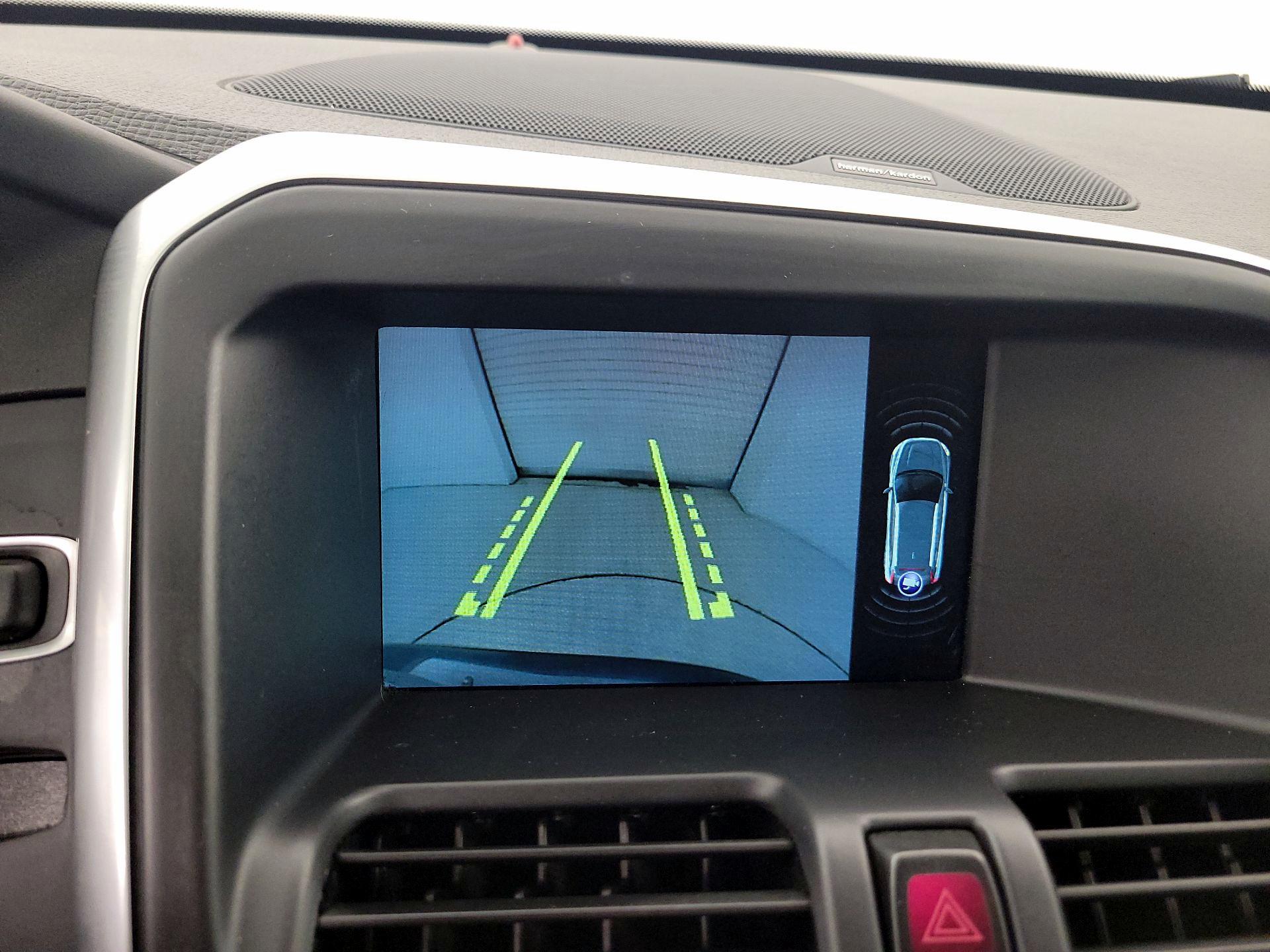 Thumbnail: 2016 Volvo XC60 - 15