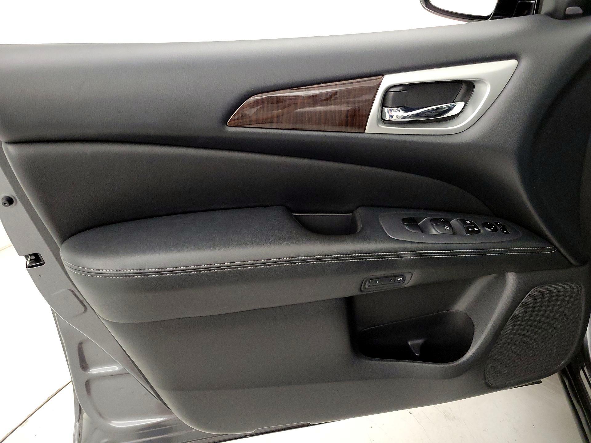 Thumbnail: 2015 Nissan Pathfinder - 12