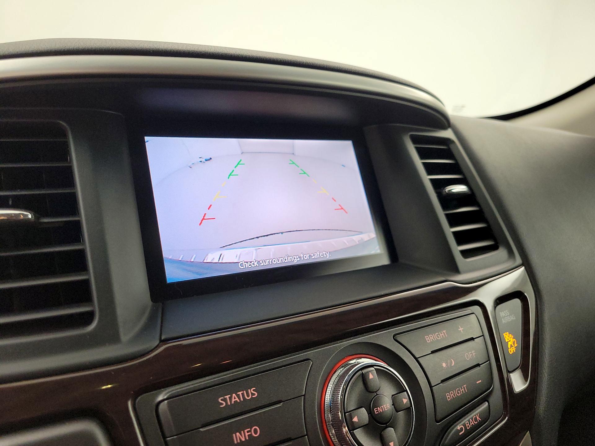 Thumbnail: 2015 Nissan Pathfinder - 14