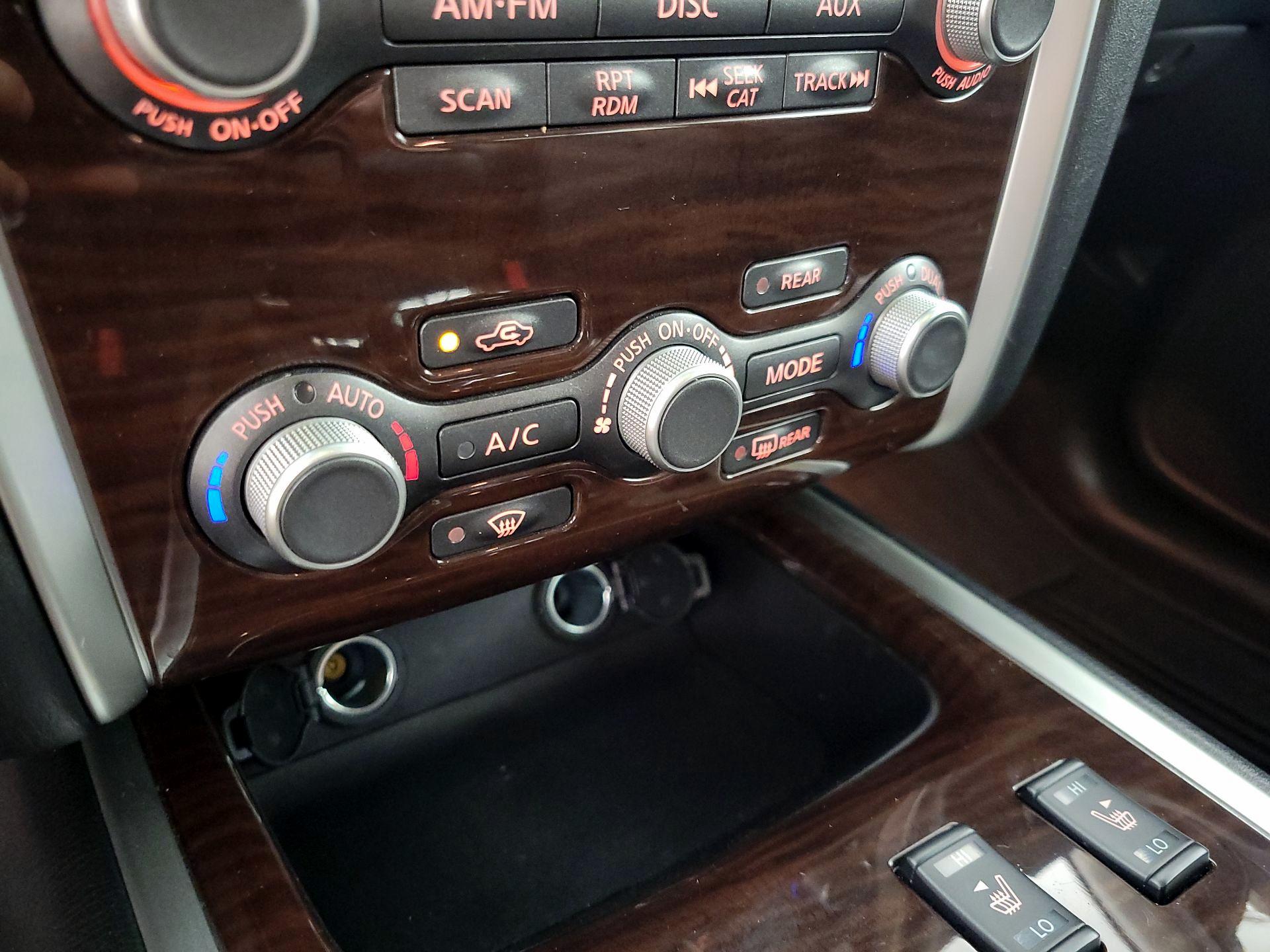 Thumbnail: 2015 Nissan Pathfinder - 16