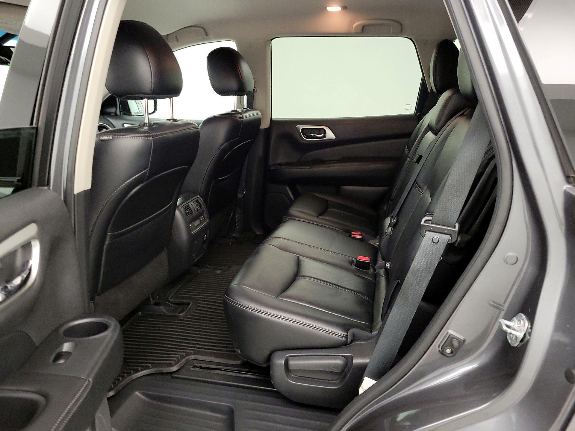 Thumbnail: 2015 Nissan Pathfinder - 18