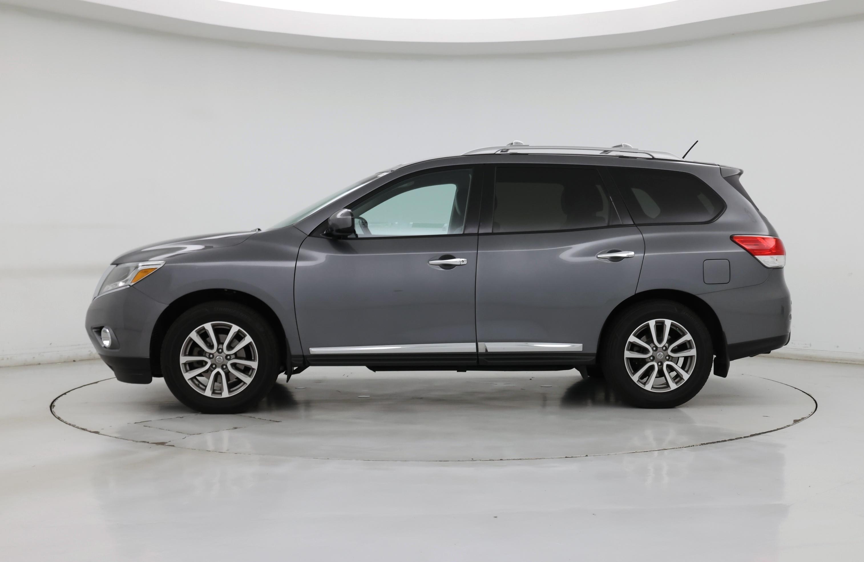 Thumbnail: 2015 Nissan Pathfinder - 3