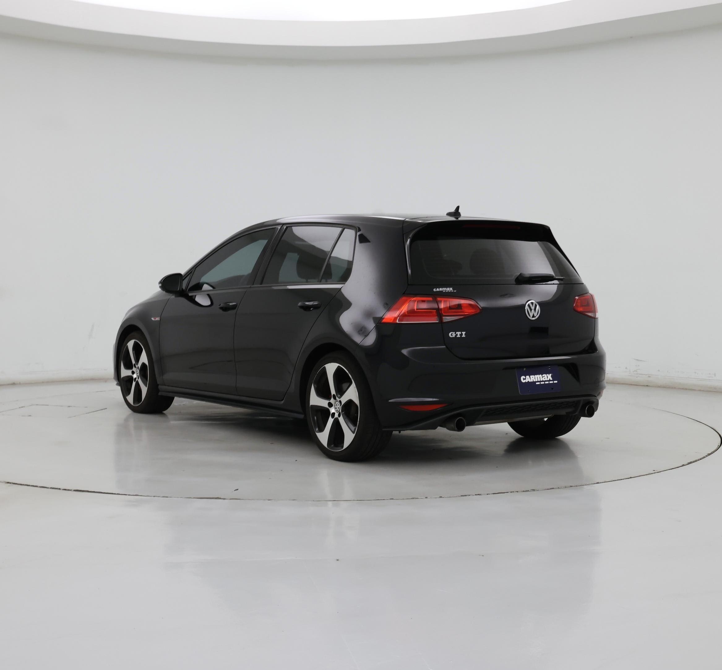 Thumbnail: 2016 Volkswagen Golf - 2