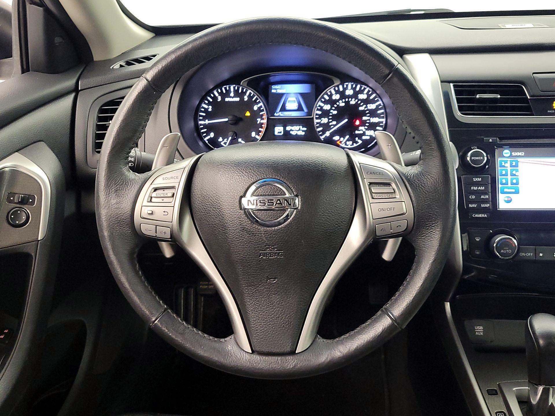 Thumbnail: 2015 Nissan Altima - 10