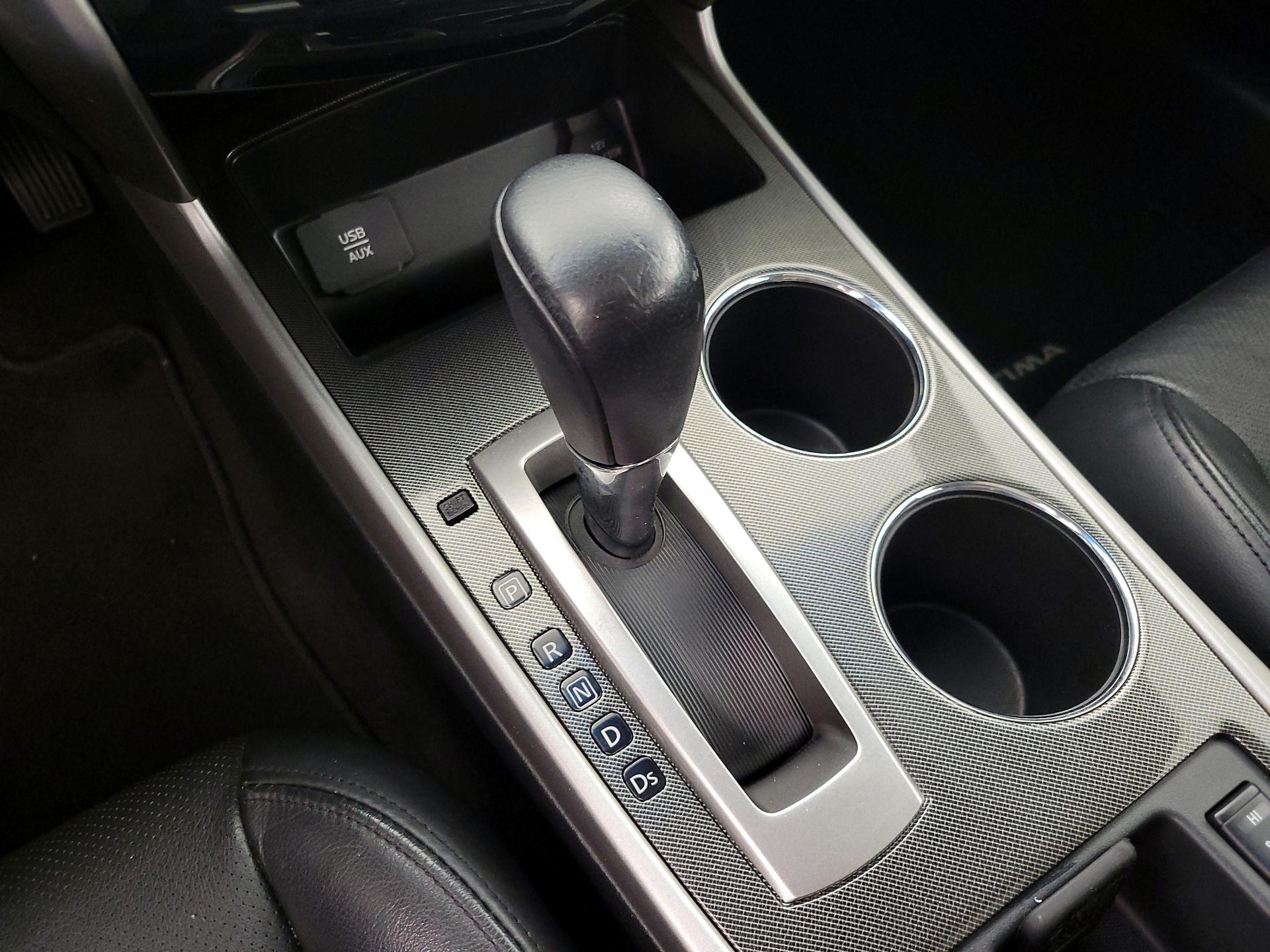 Thumbnail: 2015 Nissan Altima - 18