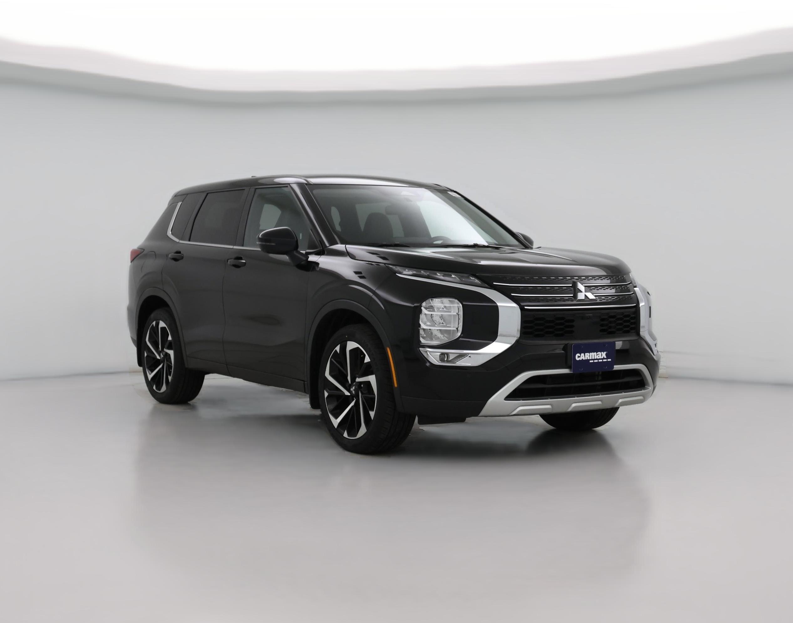 Thumbnail: 2022 Mitsubishi Outlander - 1