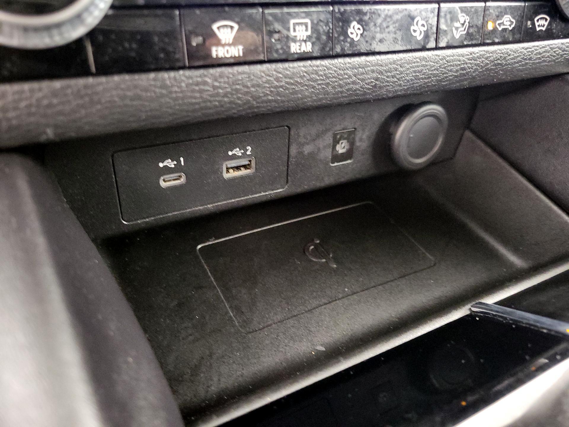 Thumbnail: 2022 Mitsubishi Outlander - 19