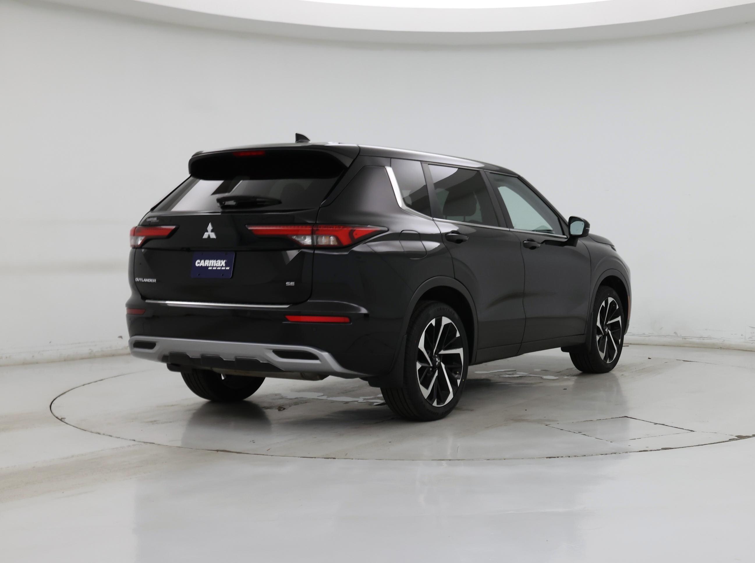 Thumbnail: 2022 Mitsubishi Outlander - 8