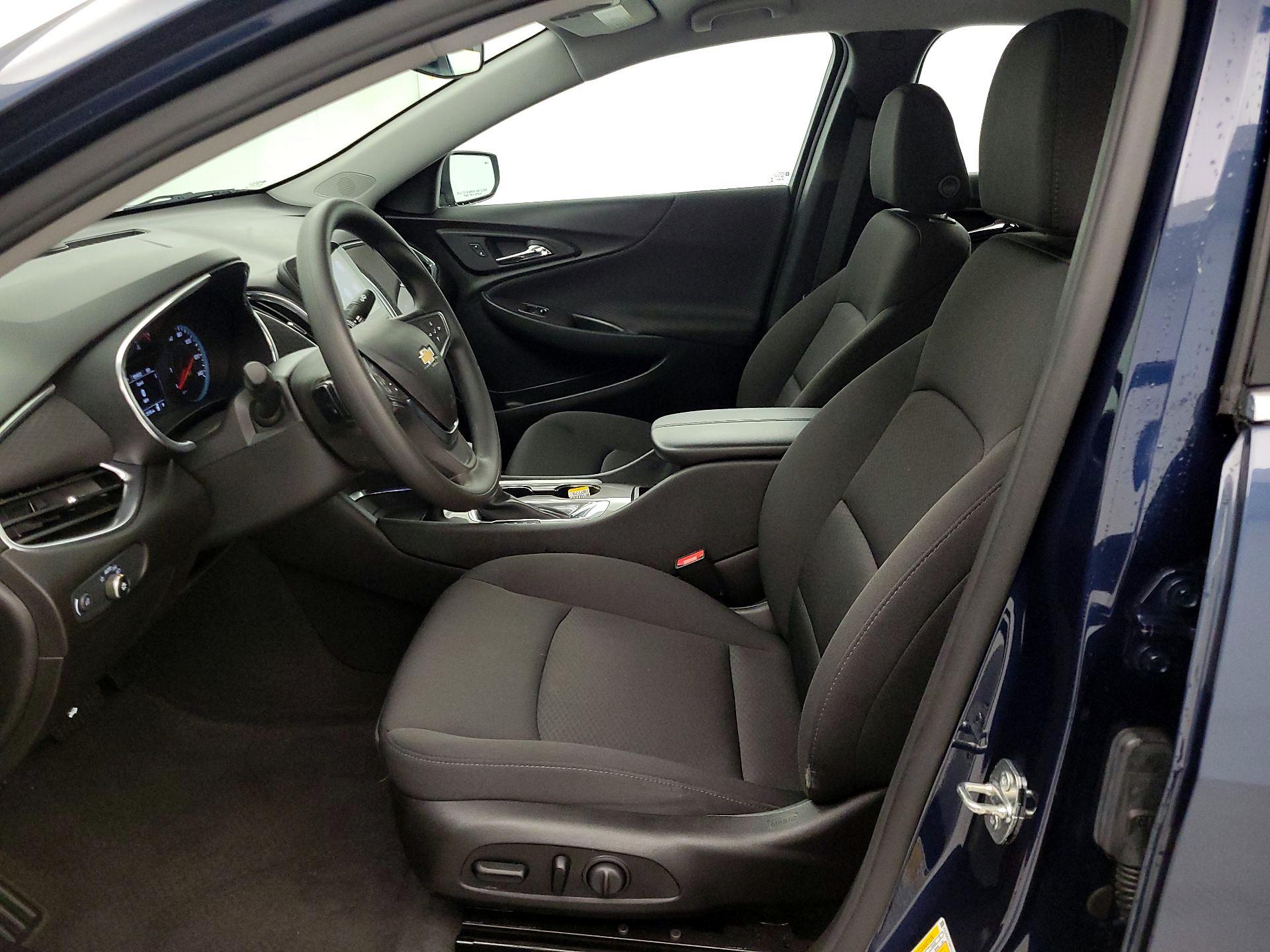 Thumbnail: 2021 Chevrolet Malibu - 11