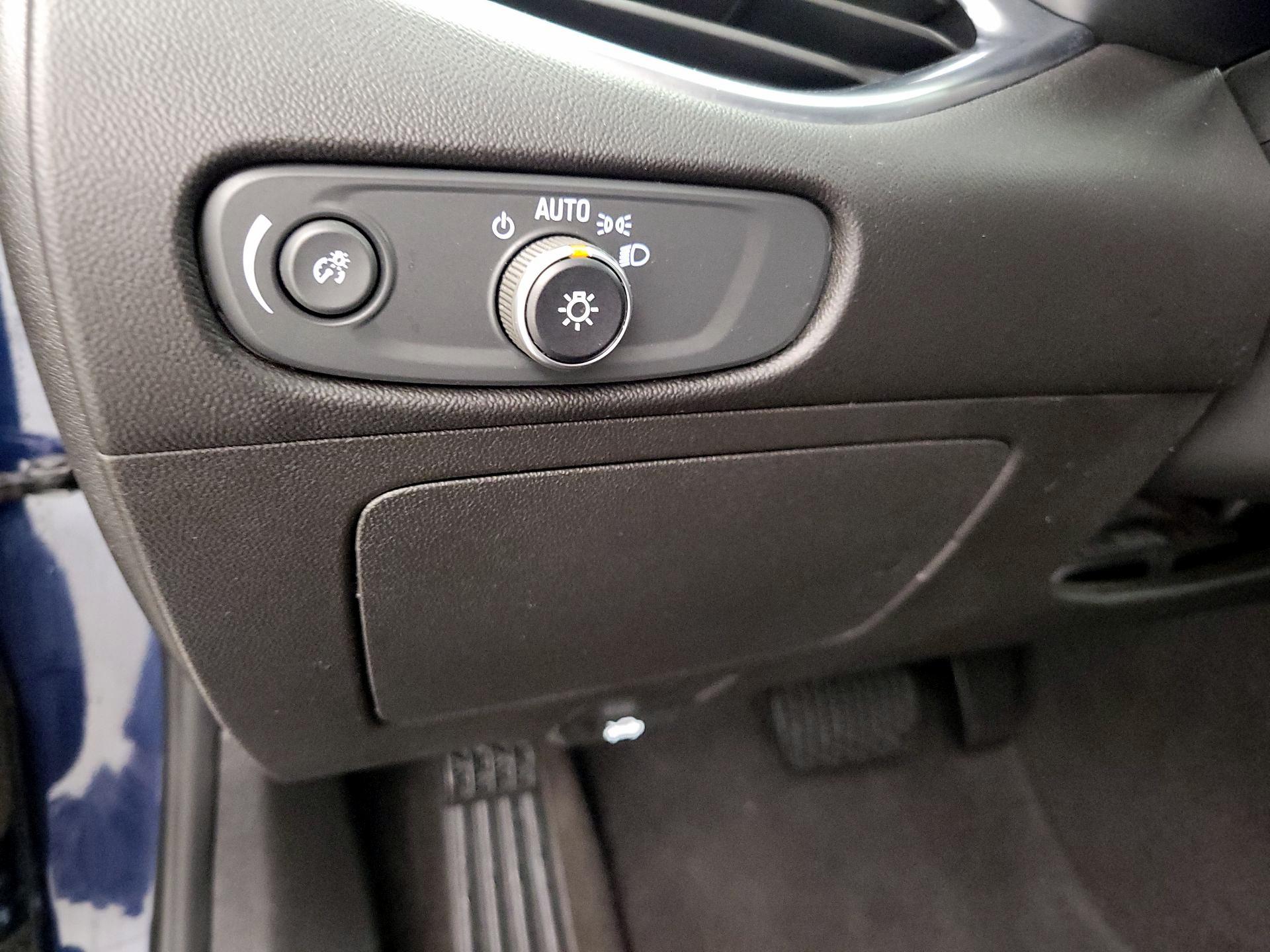 Thumbnail: 2021 Chevrolet Malibu - 13