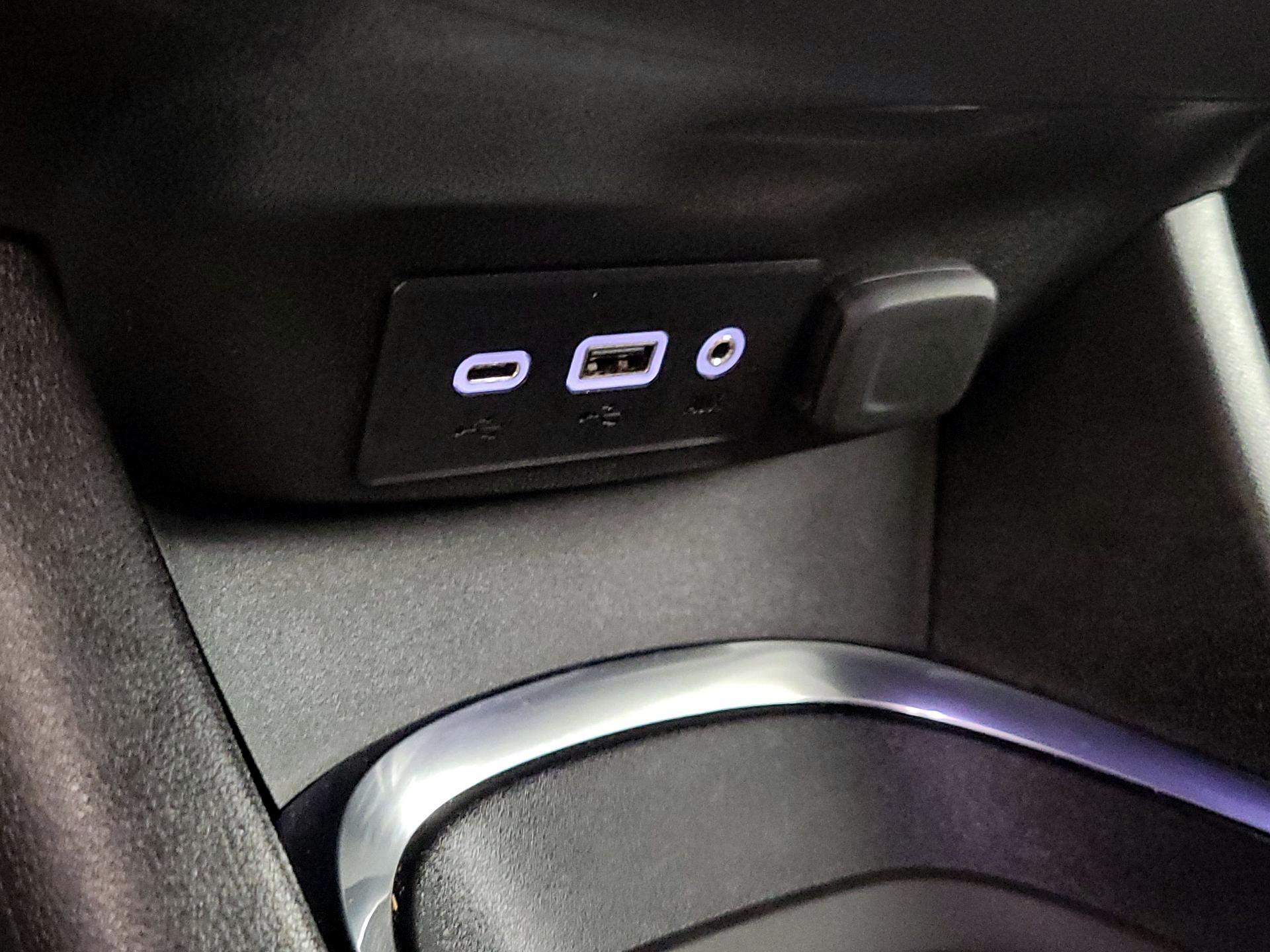 Thumbnail: 2021 Chevrolet Malibu - 18