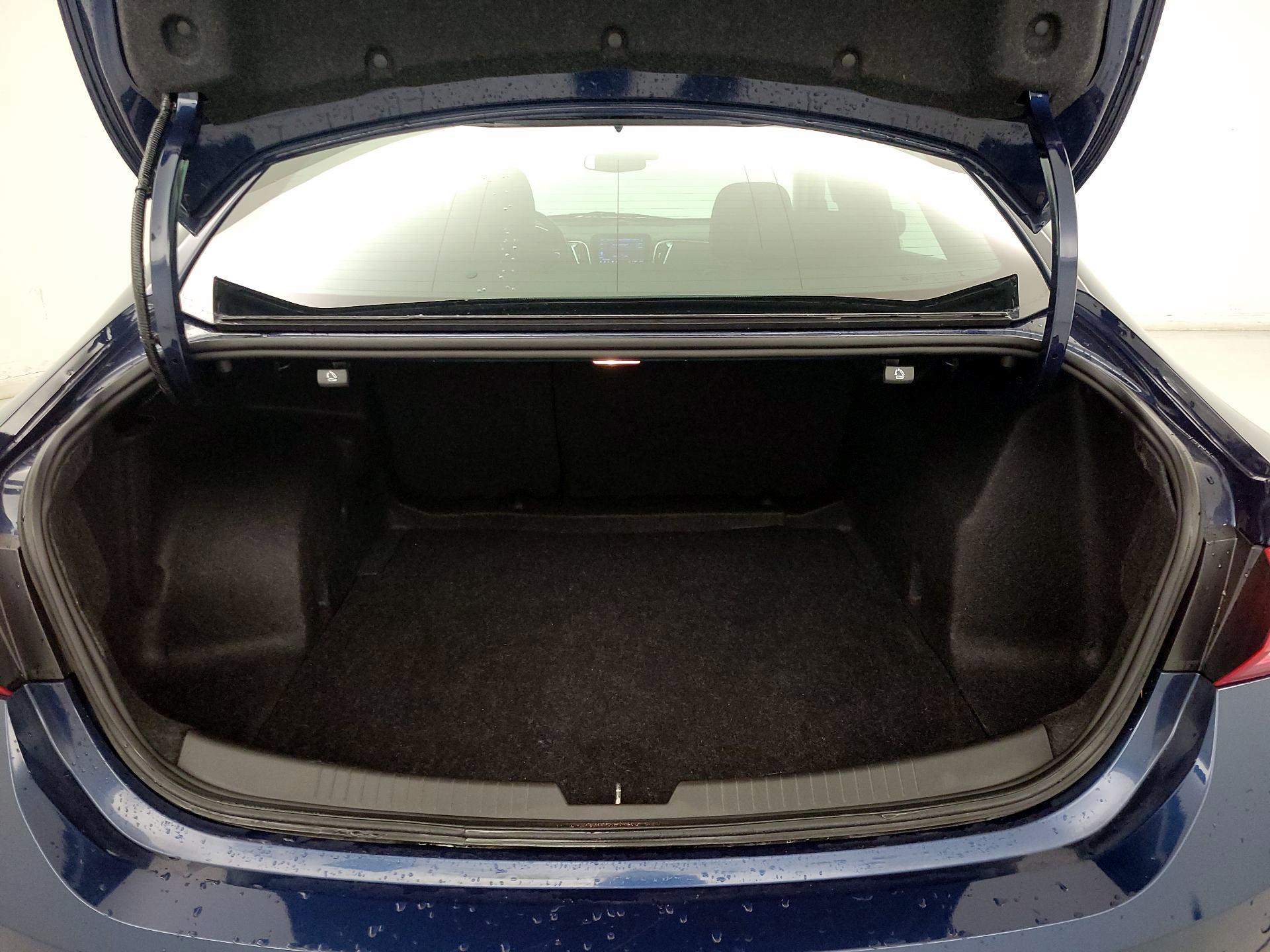 Thumbnail: 2021 Chevrolet Malibu - 20