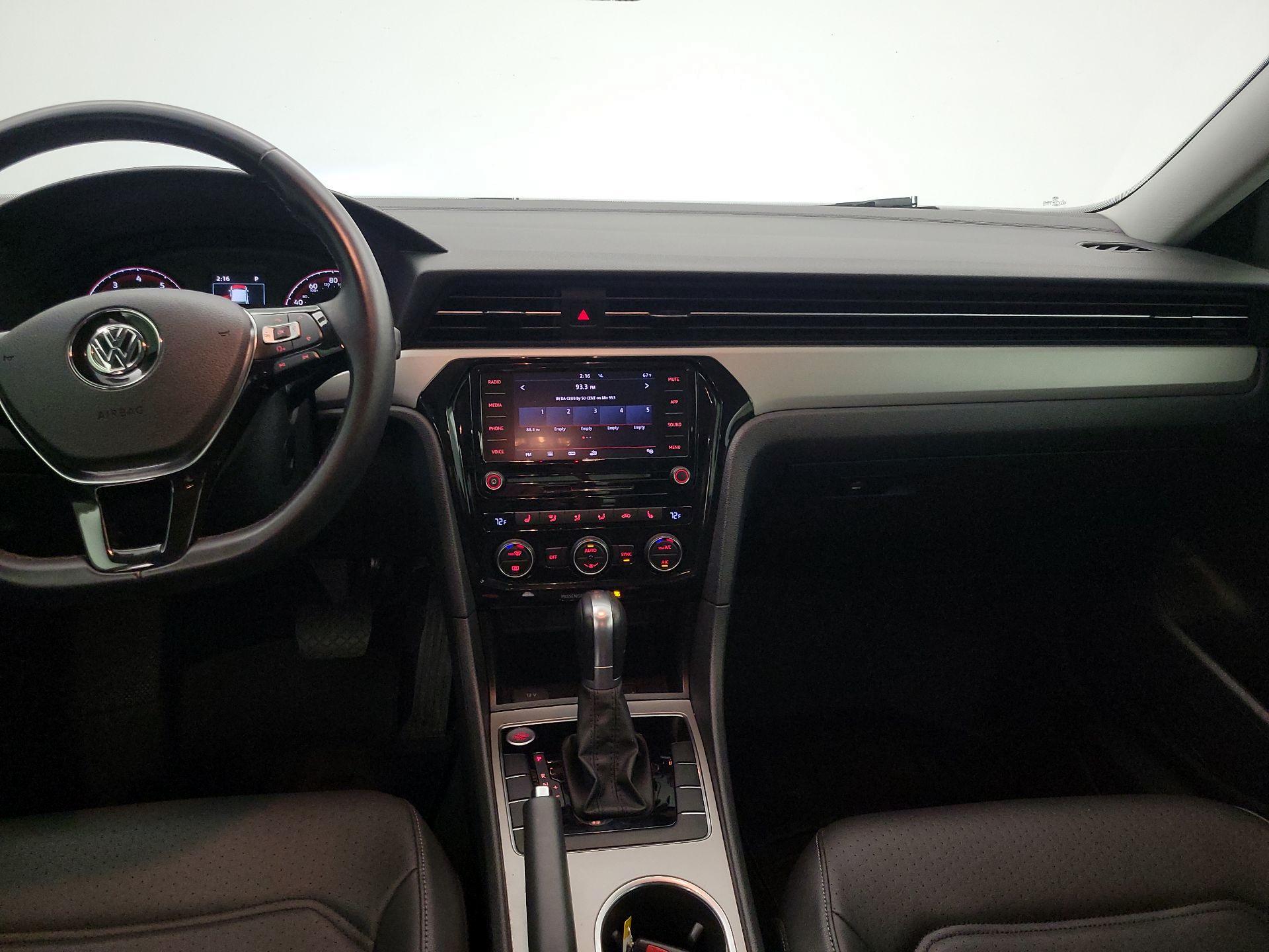 Thumbnail: 2020 Volkswagen Passat - 9