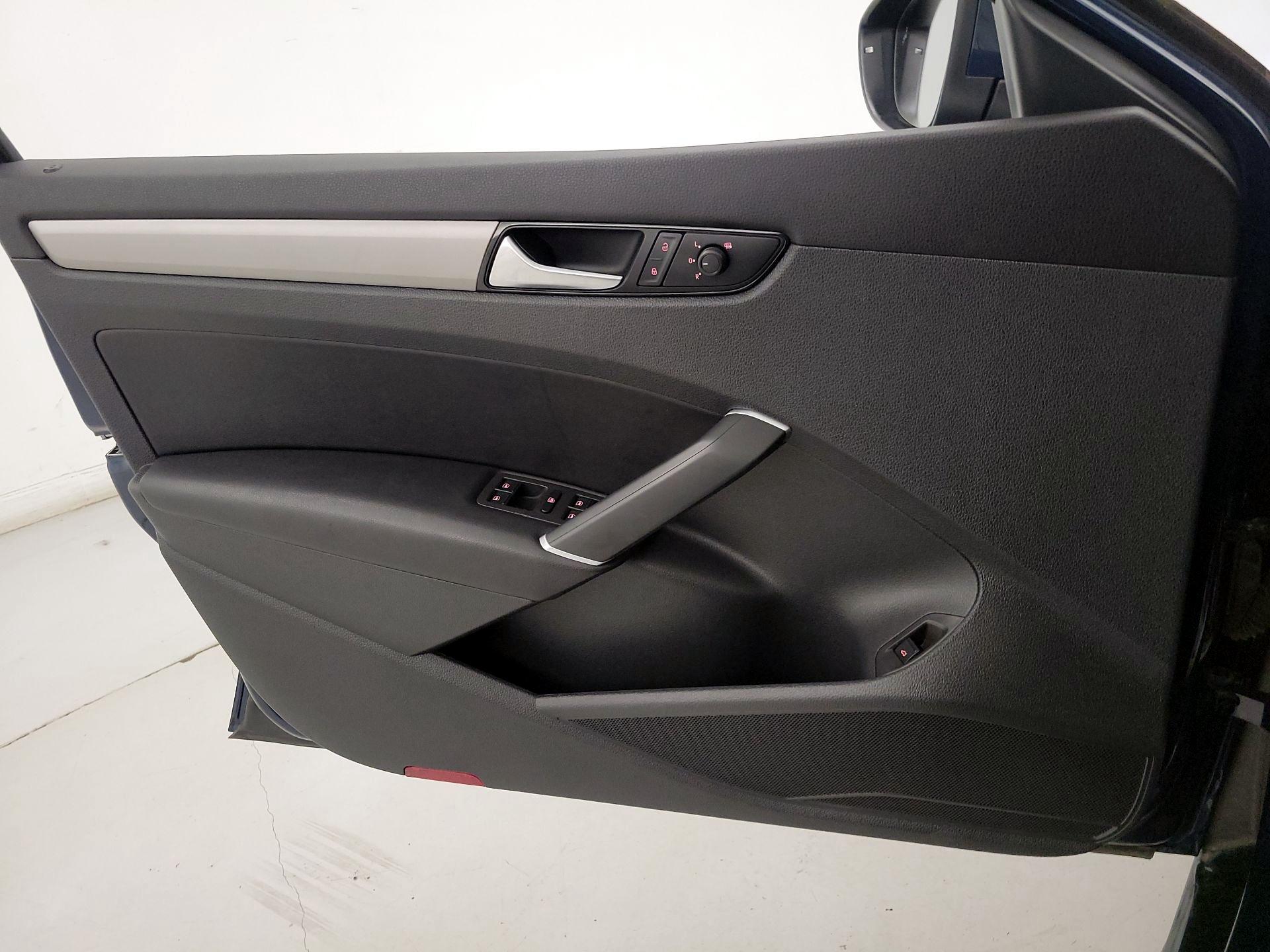 Thumbnail: 2020 Volkswagen Passat - 12