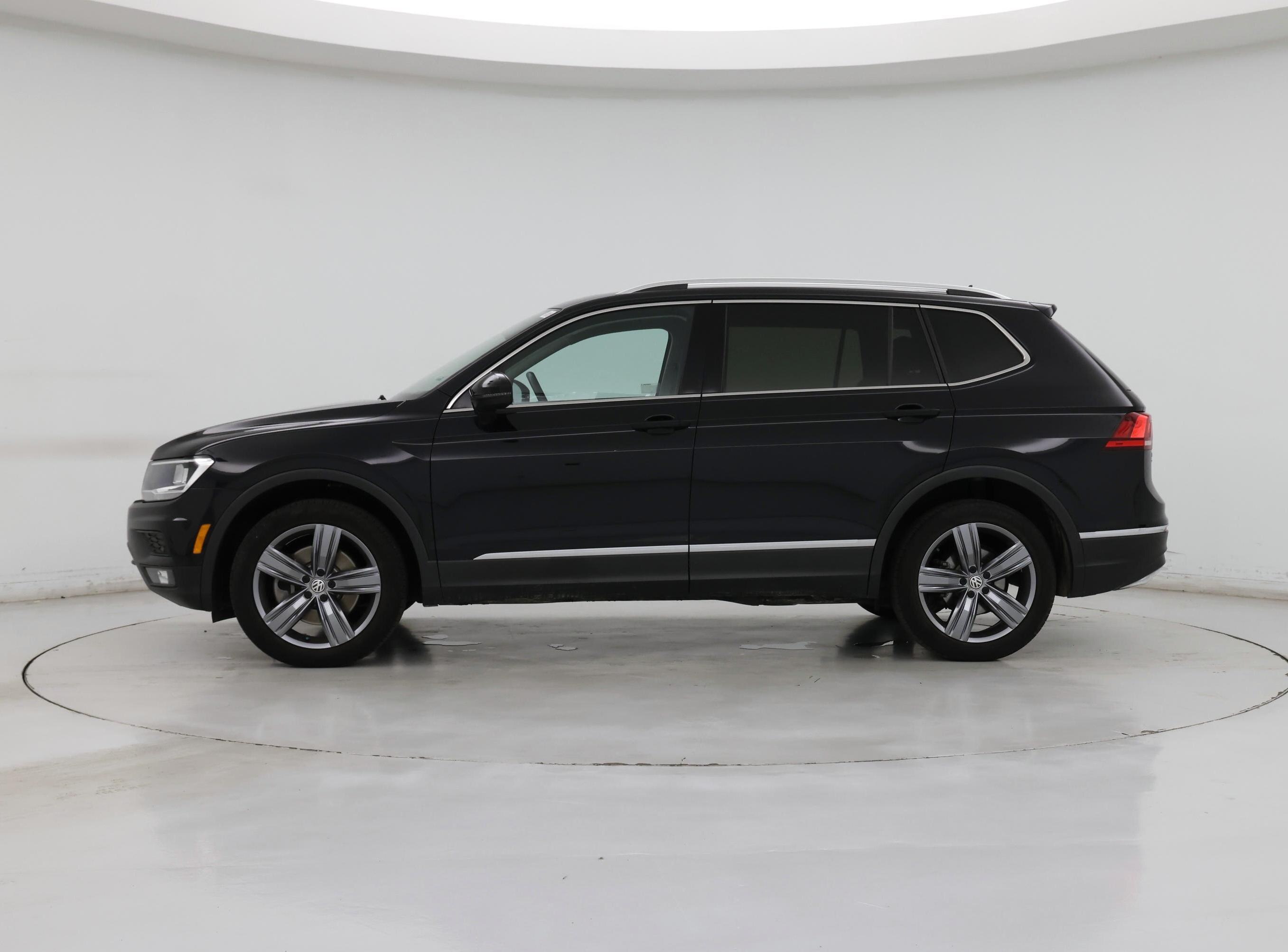 Thumbnail: 2020 Volkswagen Tiguan - 3