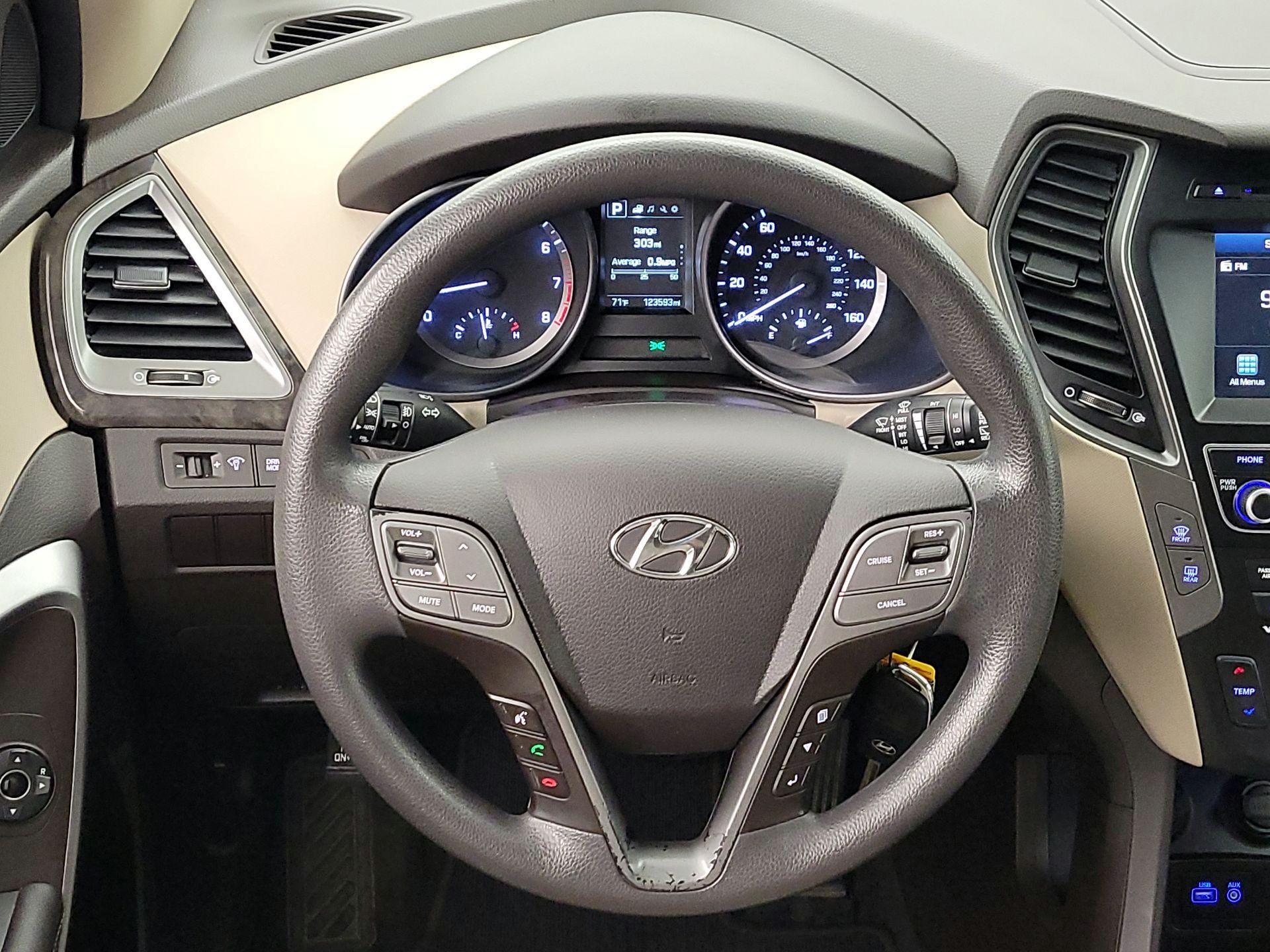Thumbnail: 2017 Hyundai Santa Fe - 10