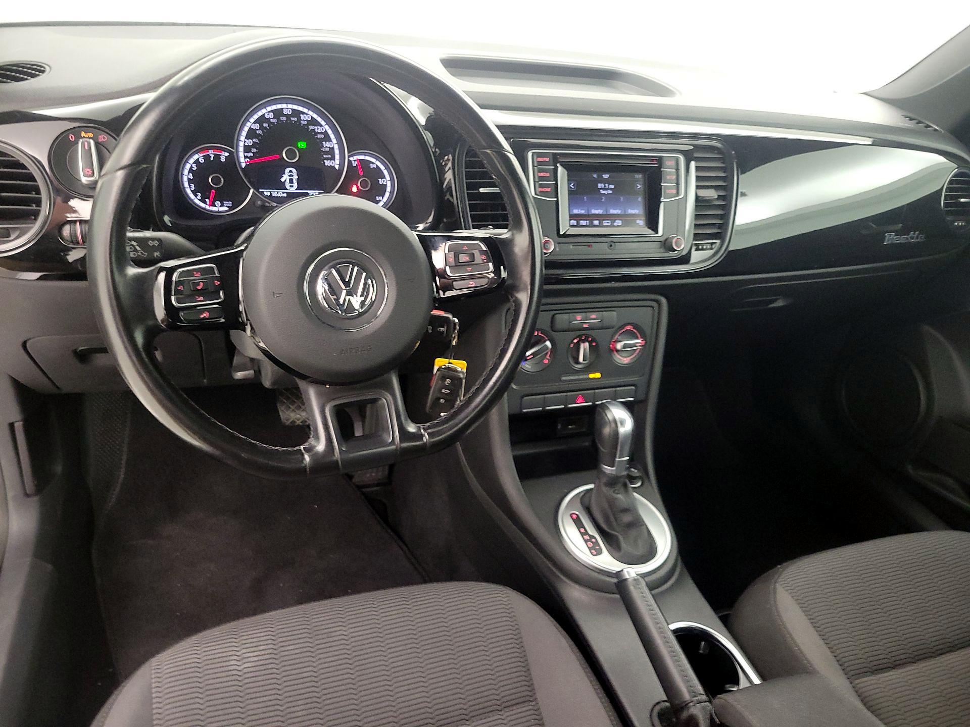 Thumbnail: 2016 Volkswagen Beetle - 9