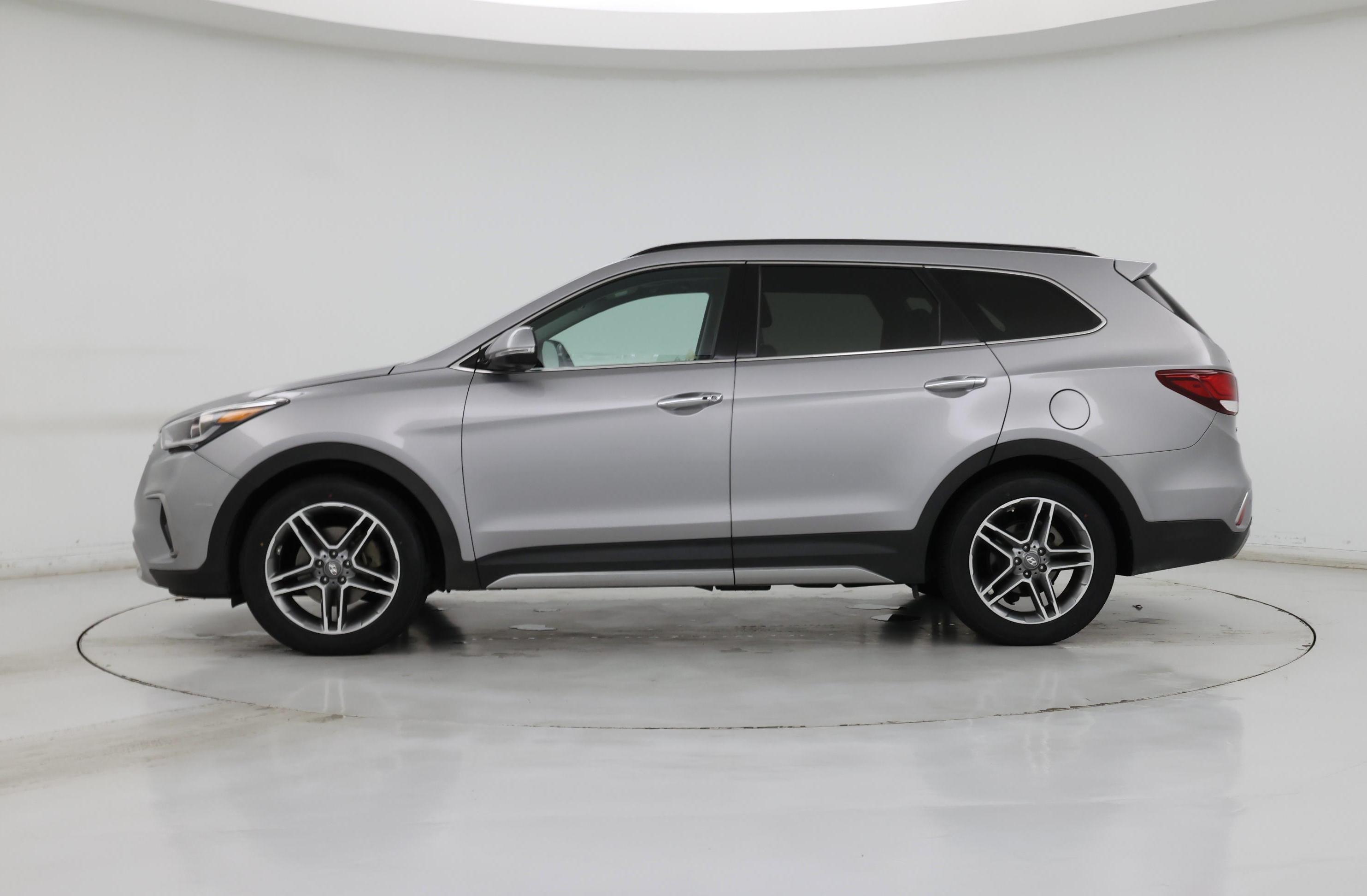 Thumbnail: 2017 Hyundai Santa Fe - 3